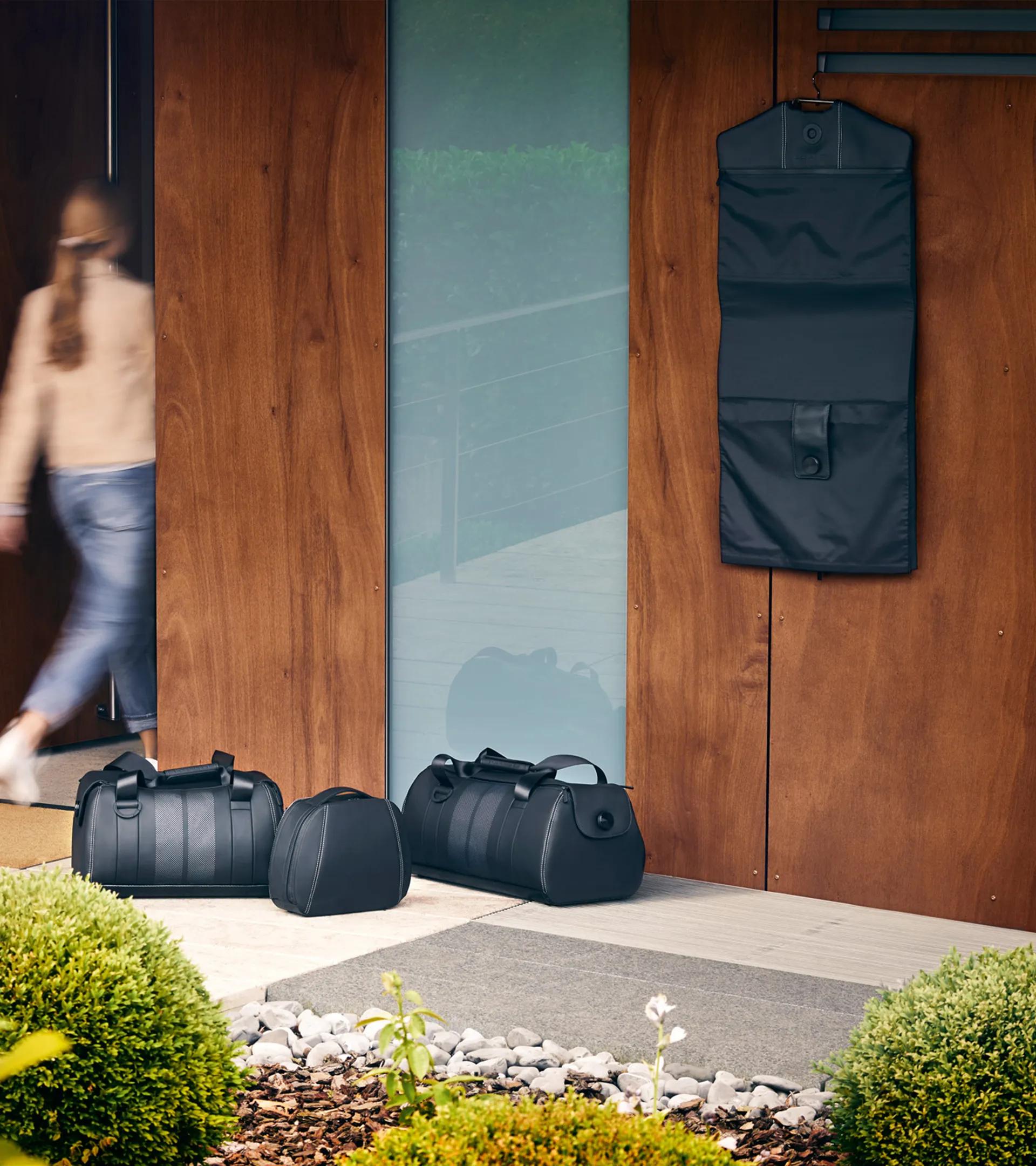 Leather luggage set thumbnail 6