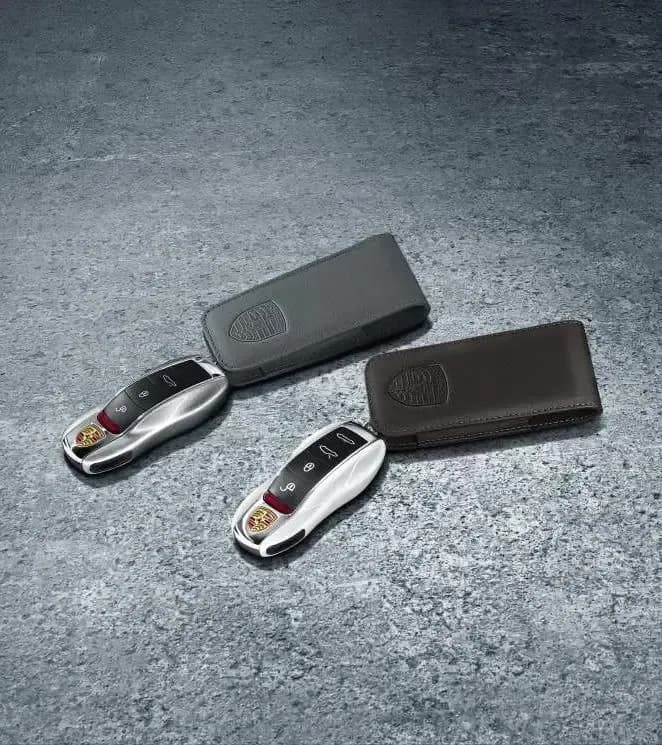 Porsche Leather Key Pouch for 718, 911, Cayenne, Panamera and Macan 1