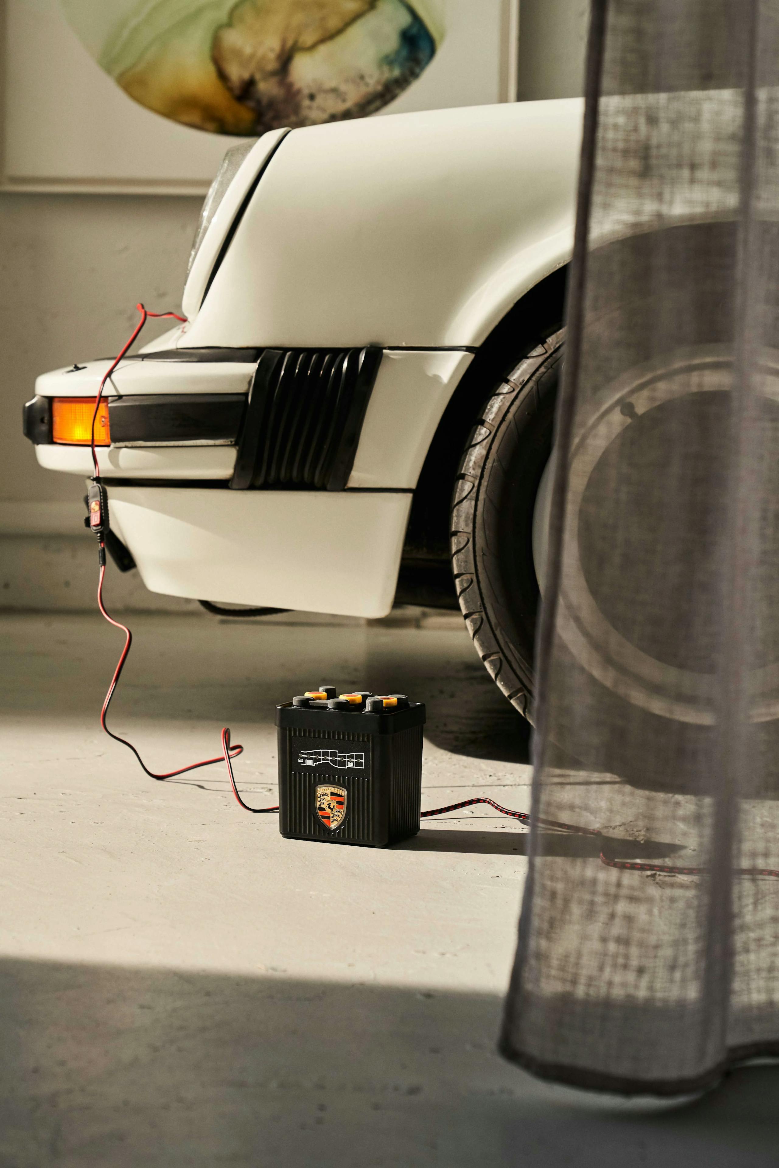 Porsche Classic Battery Charger thumbnail 6