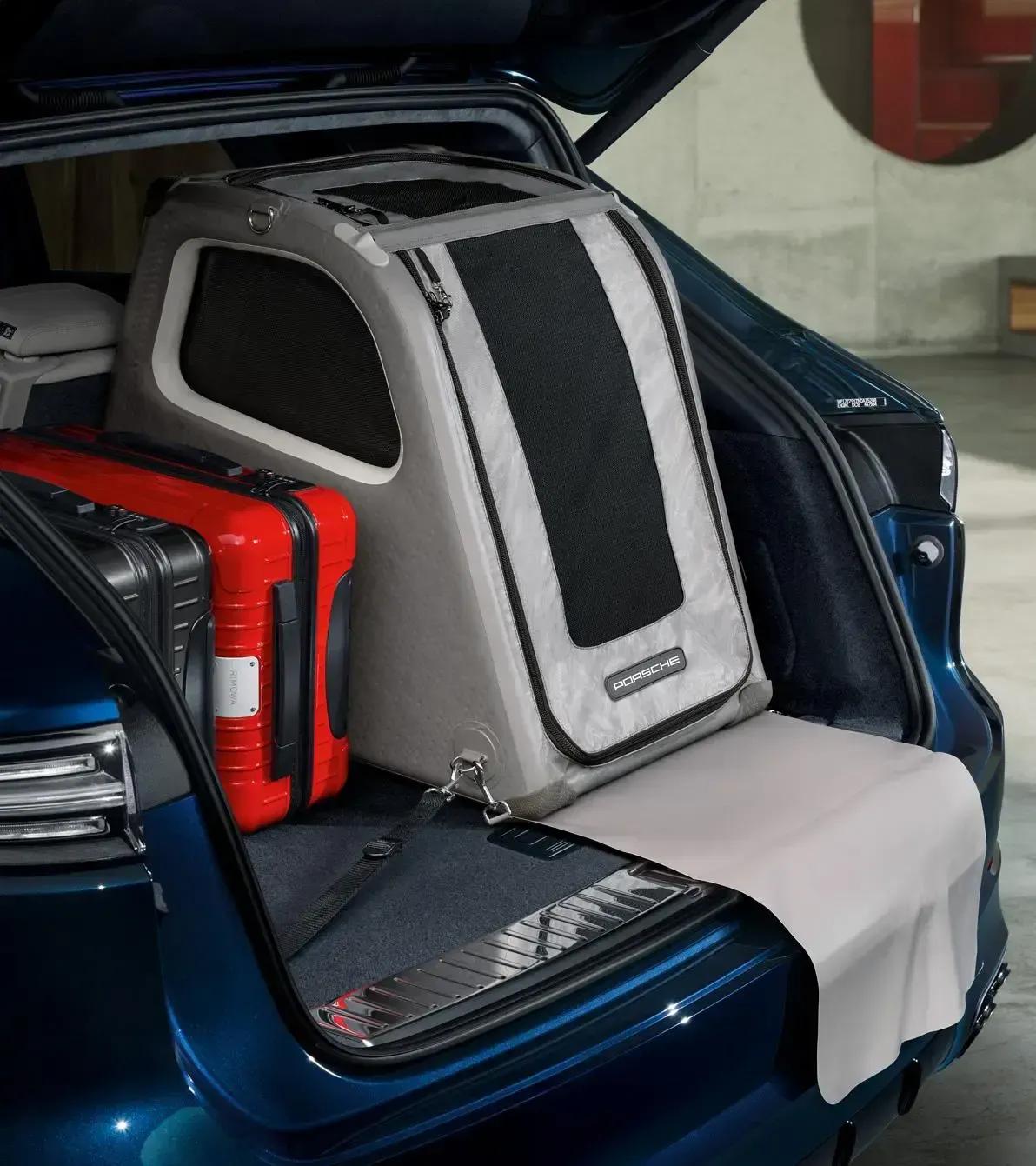 Luggage compartment box for dogs 3