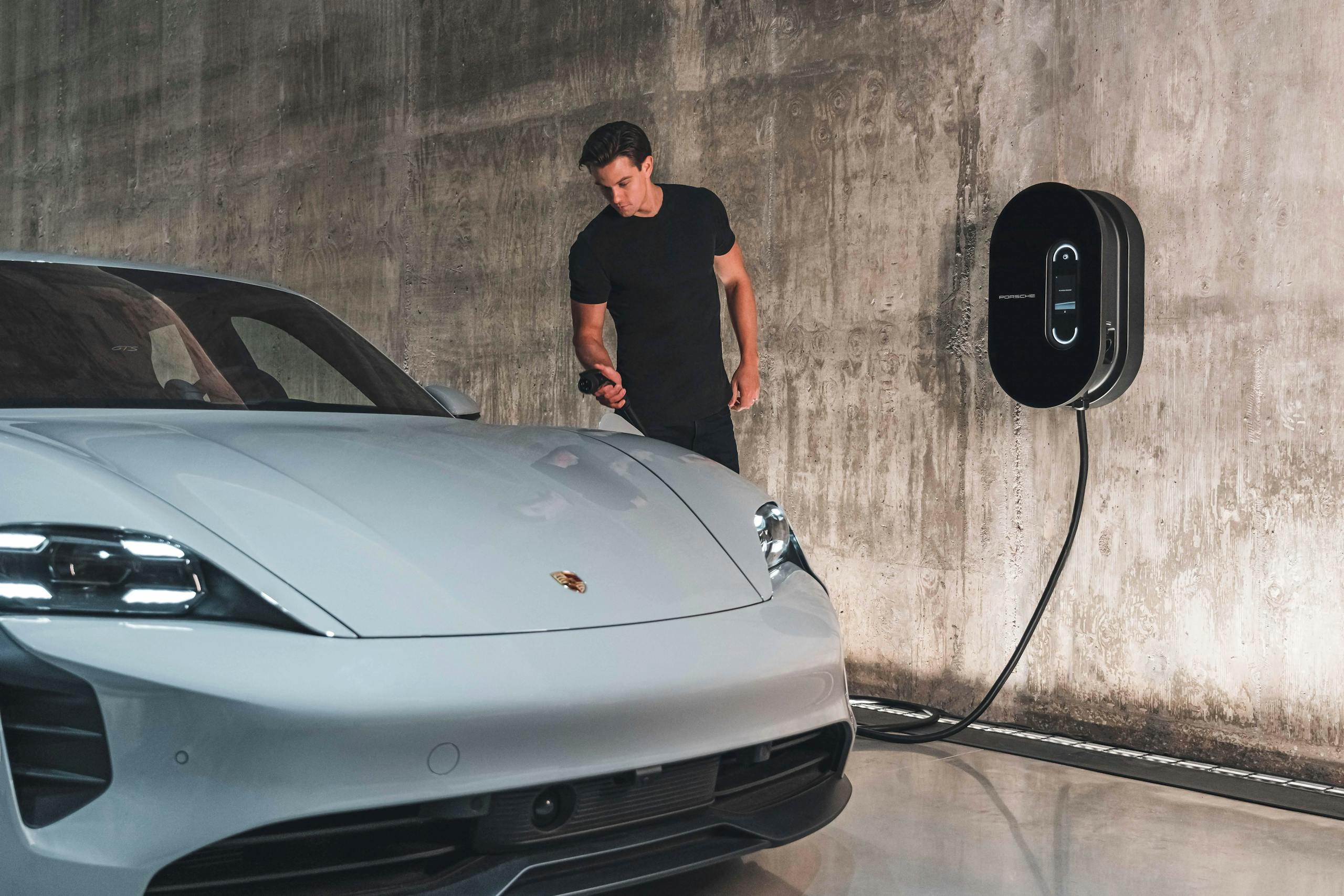 Porsche Wall Charger Connect thumbnail 2