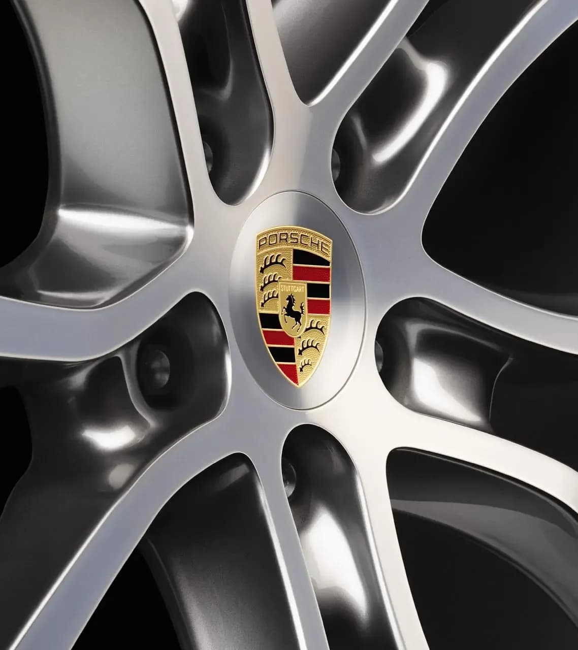 Porsche Wheel Hub Covers with Colored Porsche Crest 3