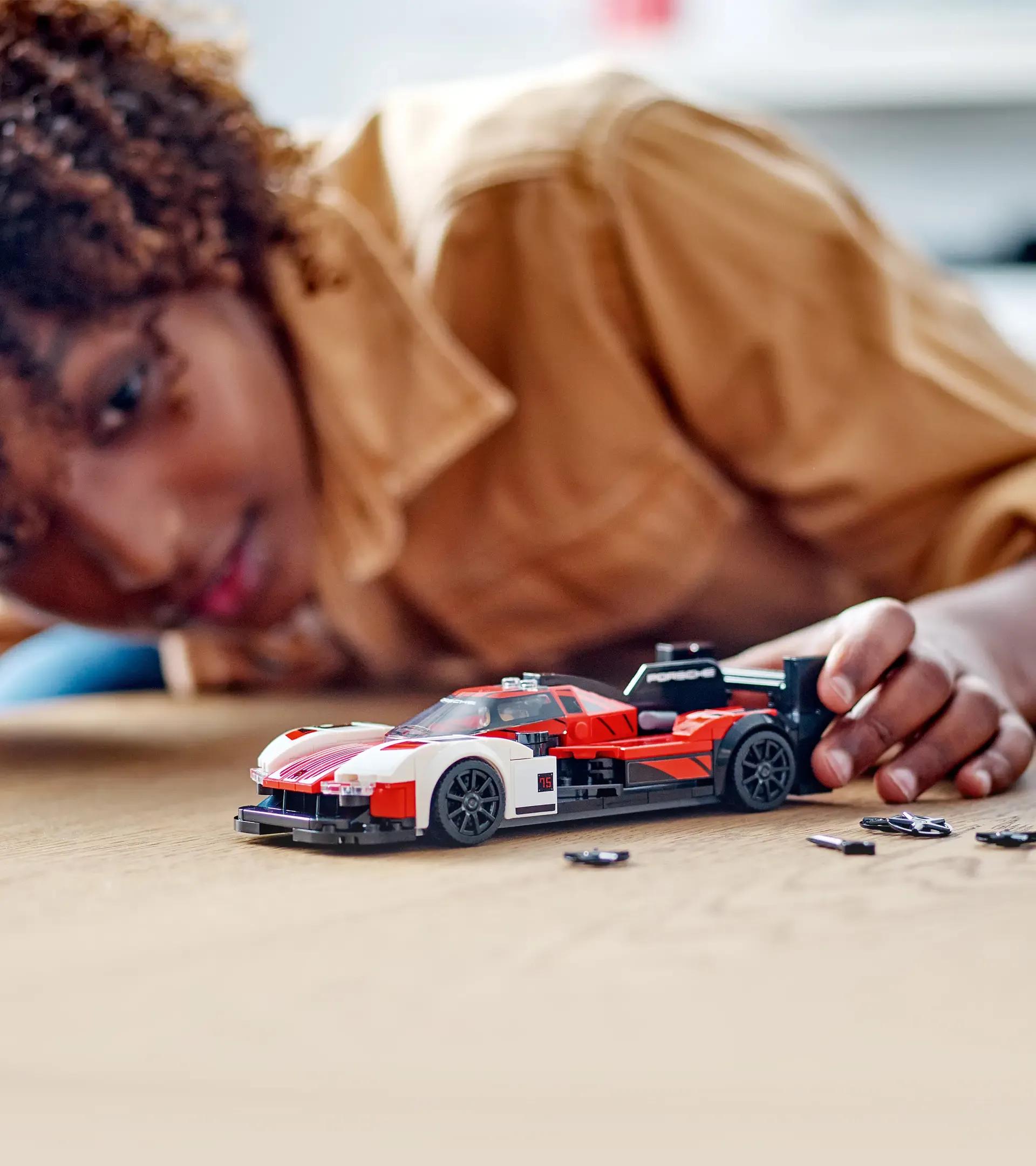 LEGO® Speed Champions Porsche 963 thumbnail 3