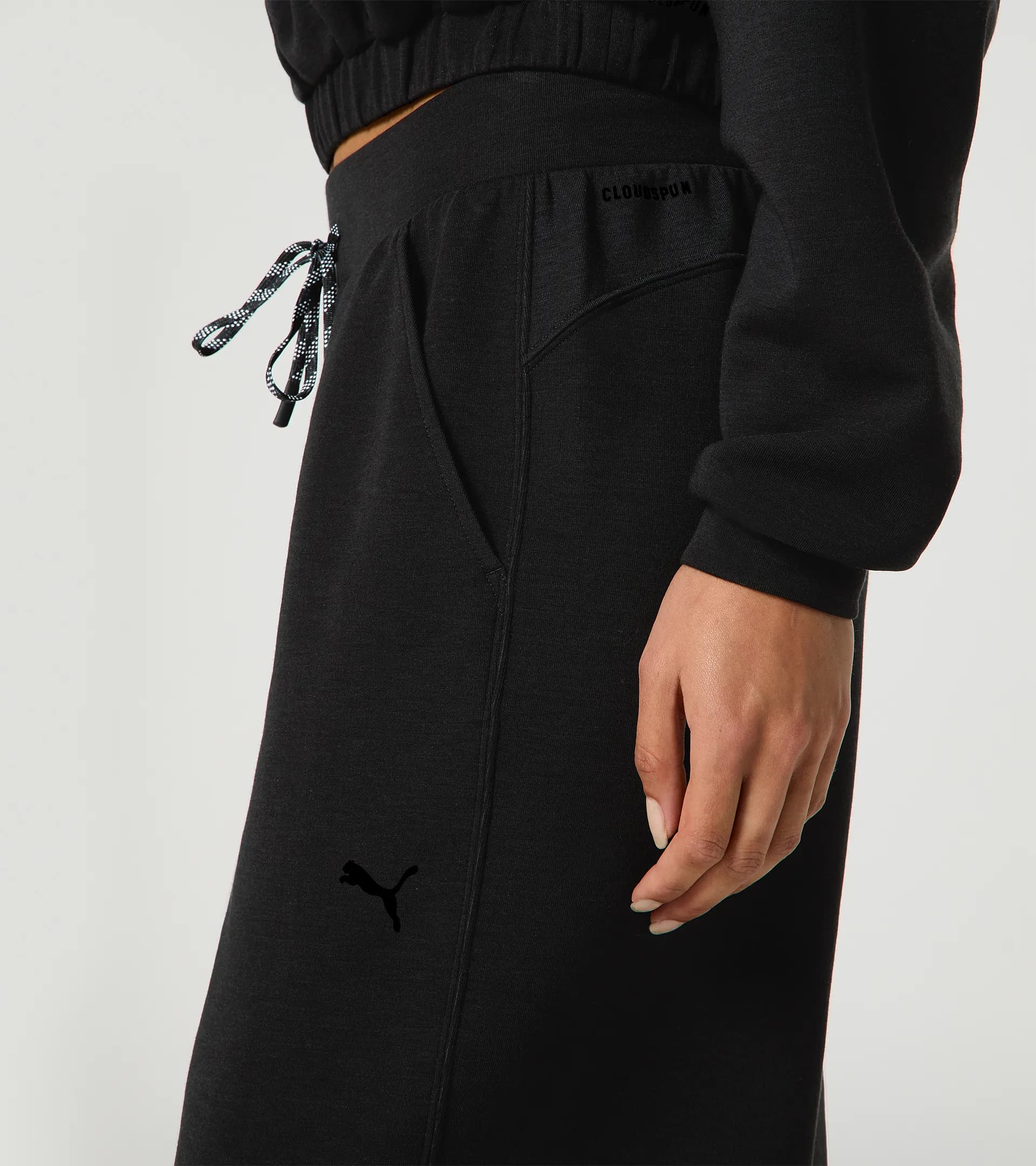 Tracksuit bottoms – Porsche Cayenne Electric Lifestyle 3