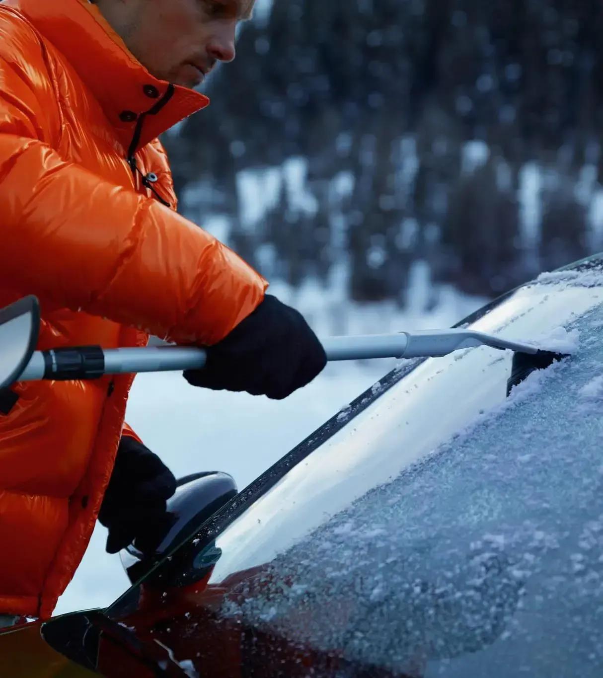 Porsche Ice Scraper with Telescopic Arm thumbnail 1