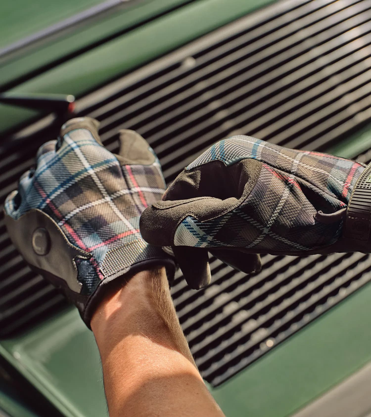 Porsche Classic 'Dress Mackenzie' Assembly Gloves 3