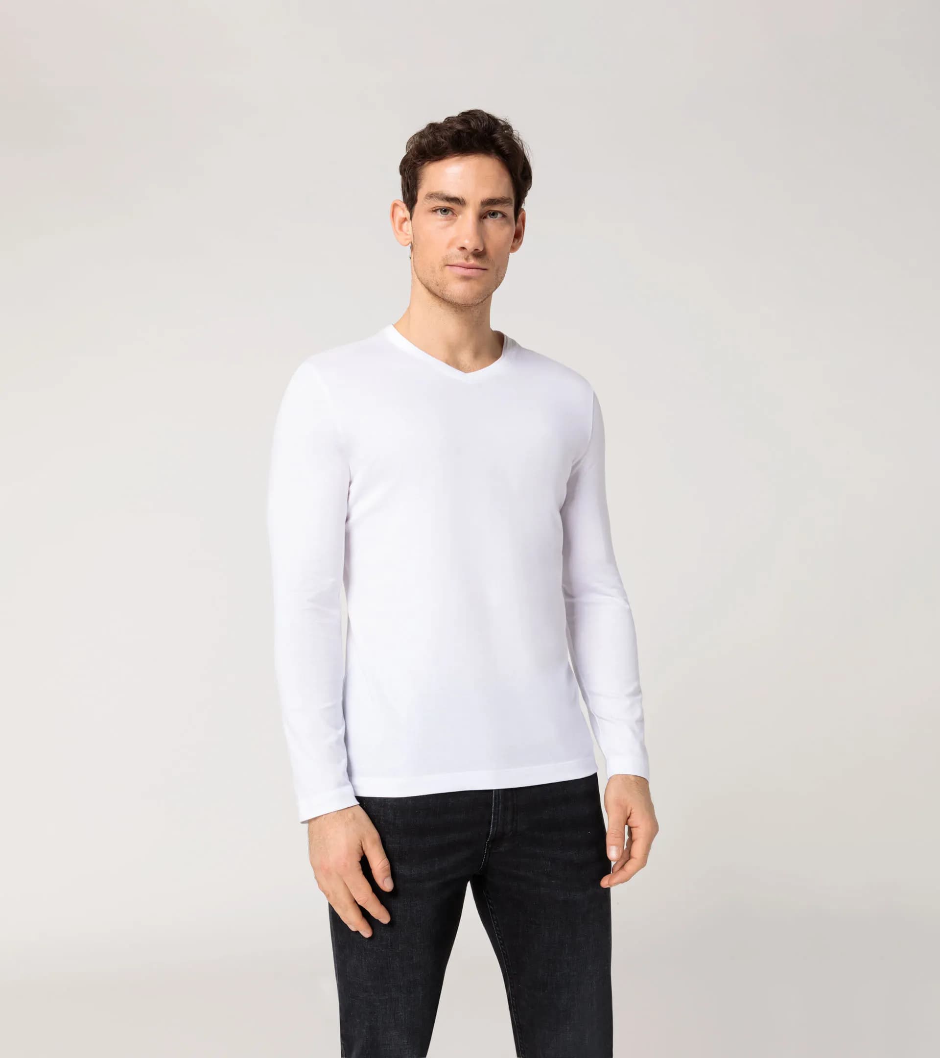 Long-sleeve V-neck T-shirt 5