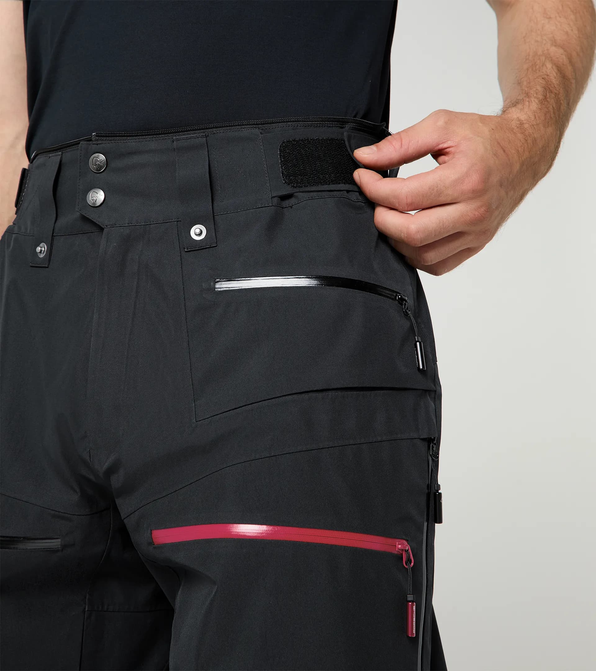 Ski trousers – Porsche x Norrøna  3