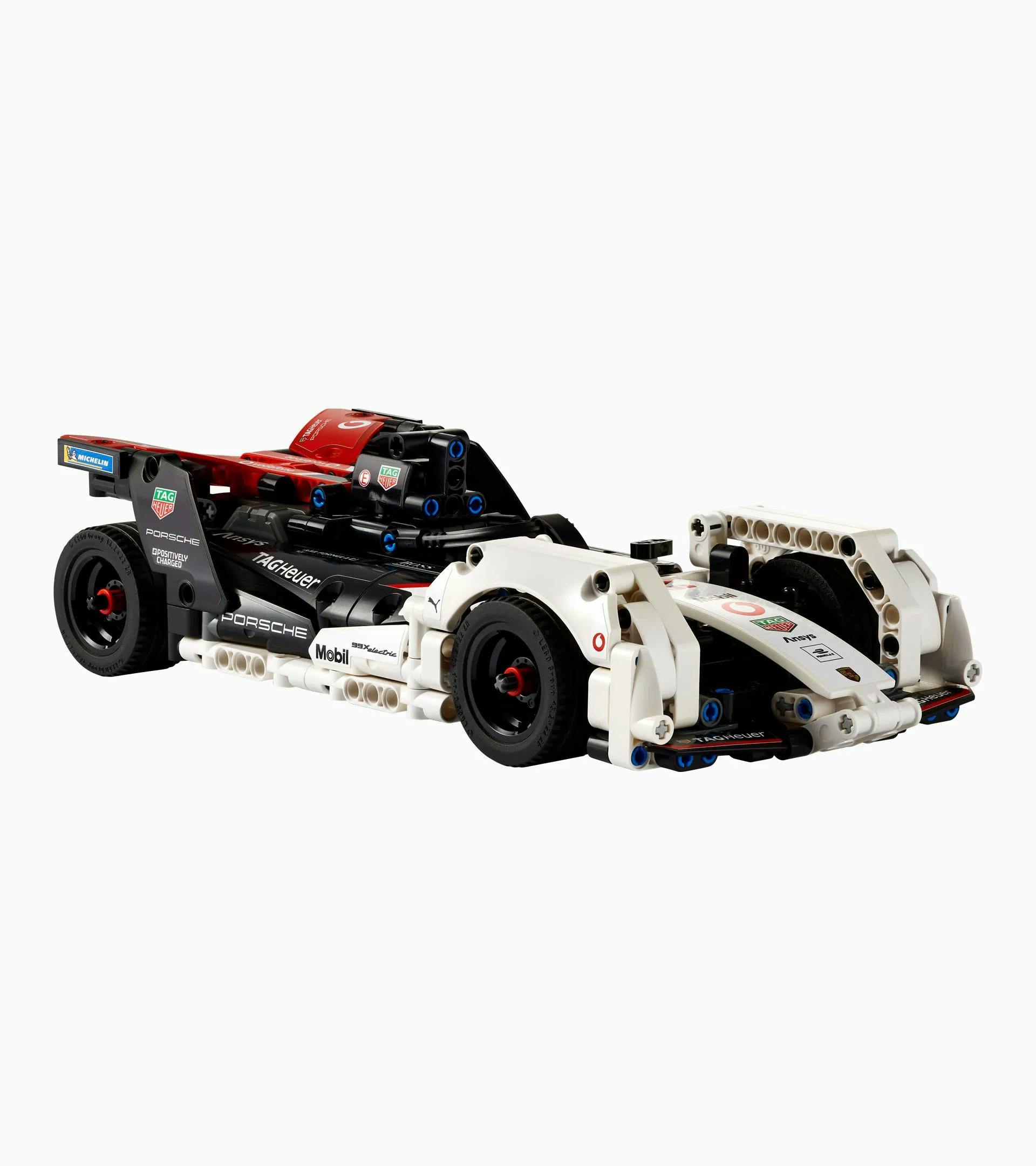 LEGO® Technic Formula E® Porsche 99X Electric thumbnail 2