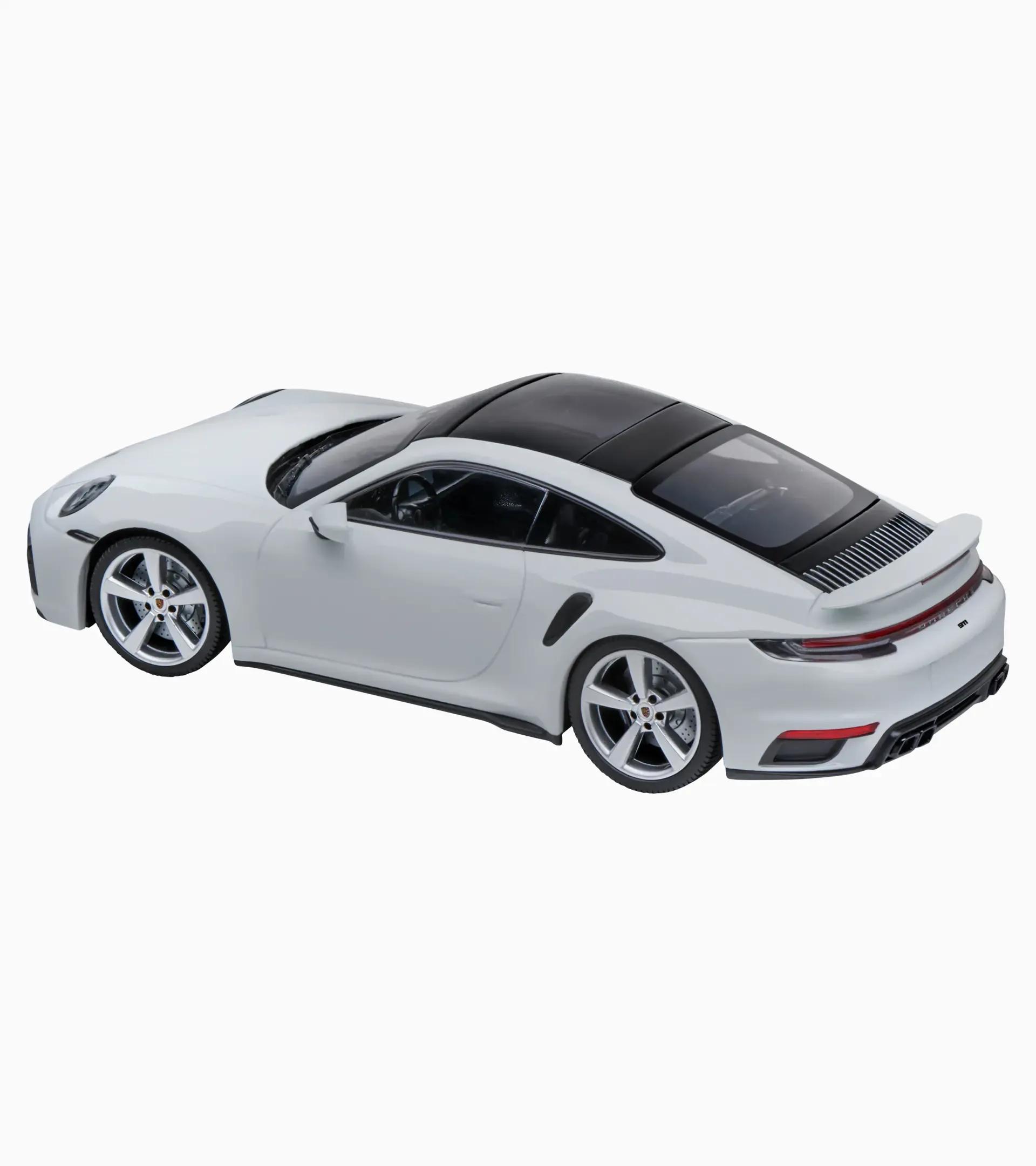 Porsche 911 Turbo S (992) thumbnail 2