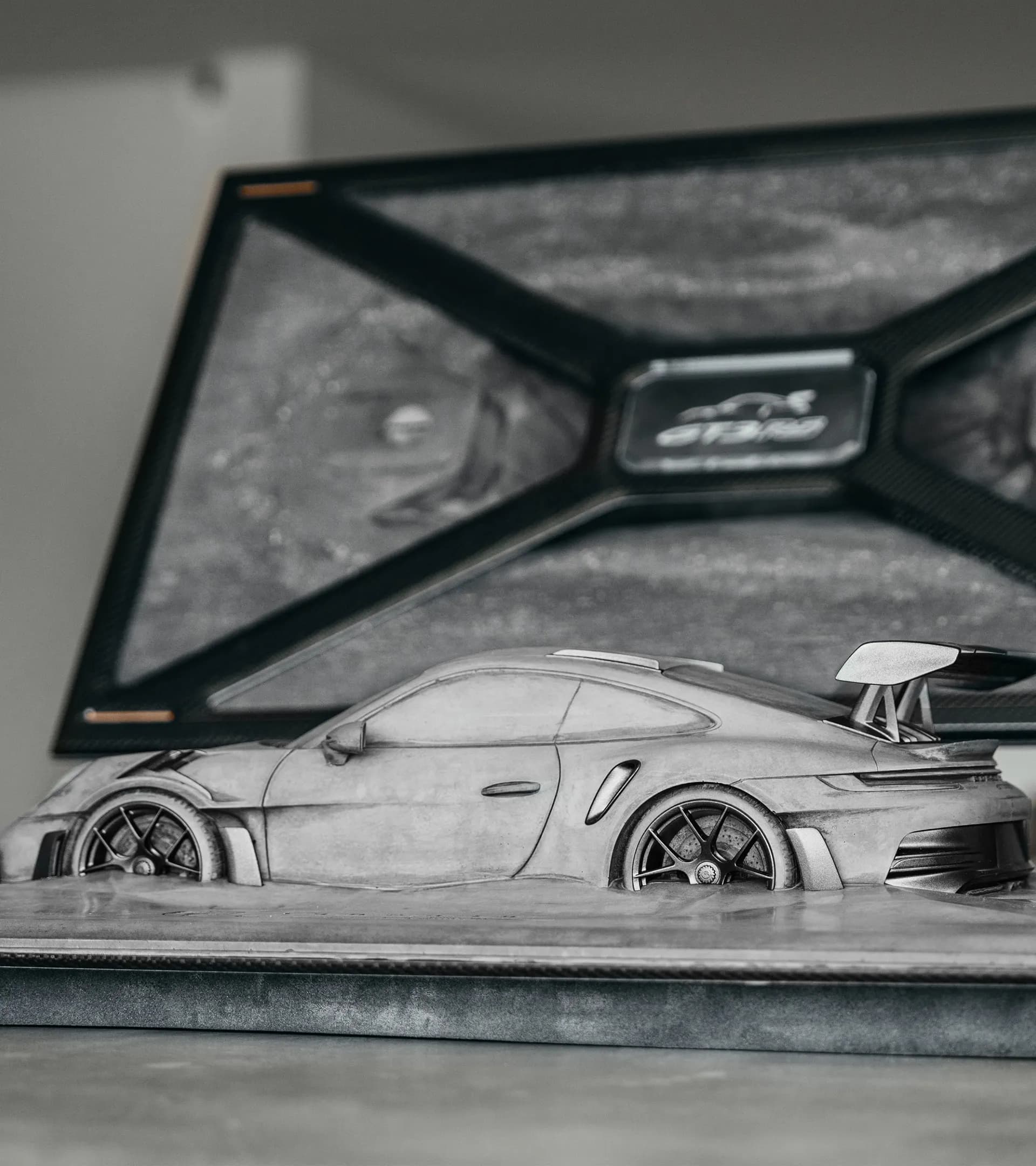 Porsche 911 GT3 RS (992) Betonskulptur – Limited Edition 4