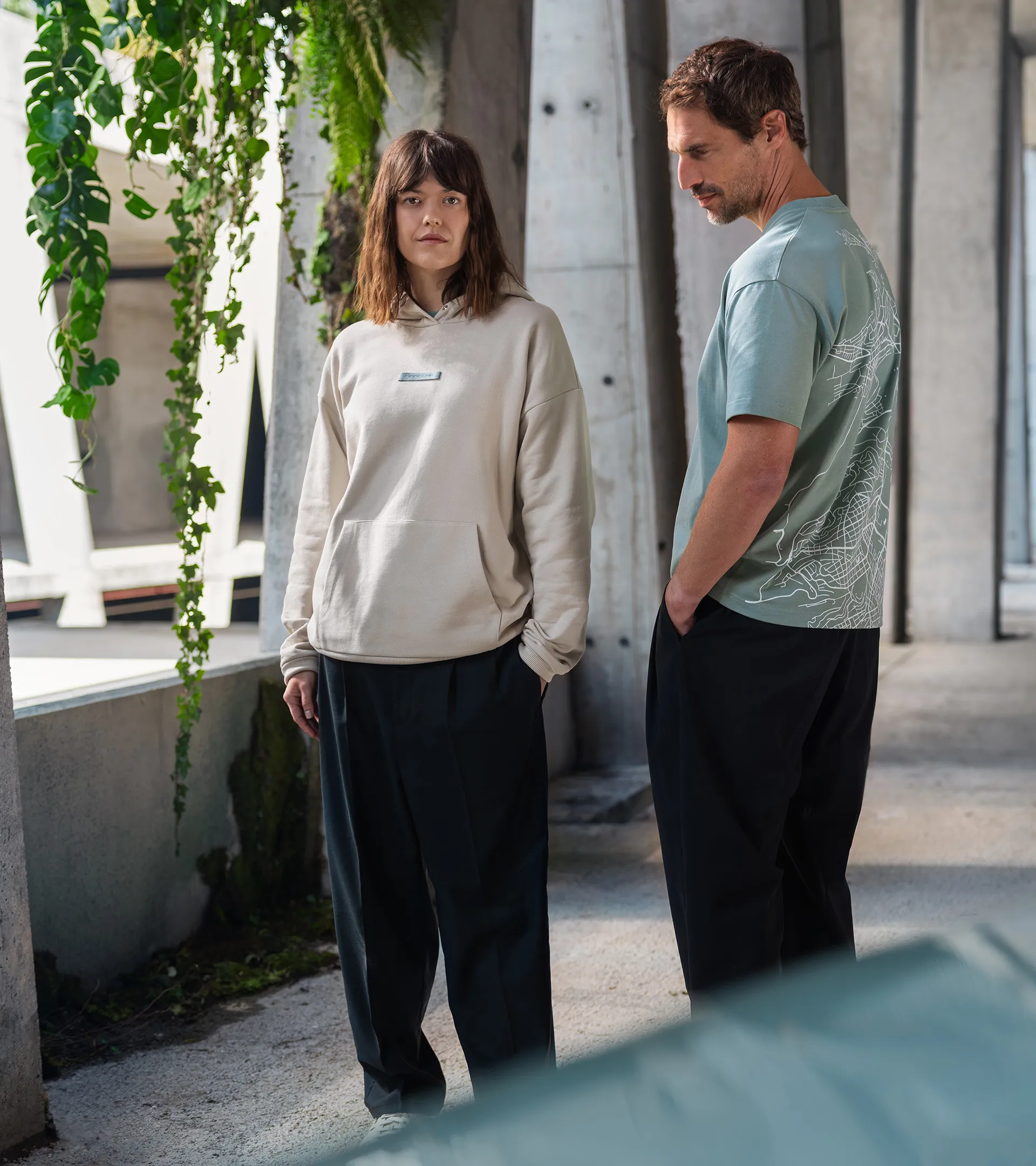 Hoodie unisexe Urban – Porsche Cayenne Electric Lifestyle 8