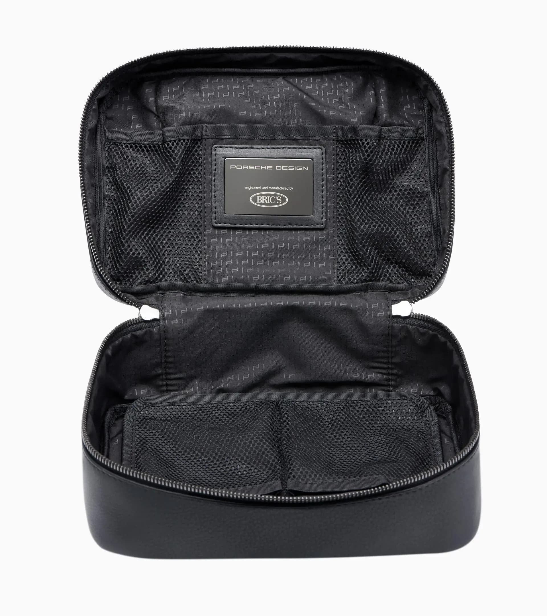 Roadster Leather Washbag M 4