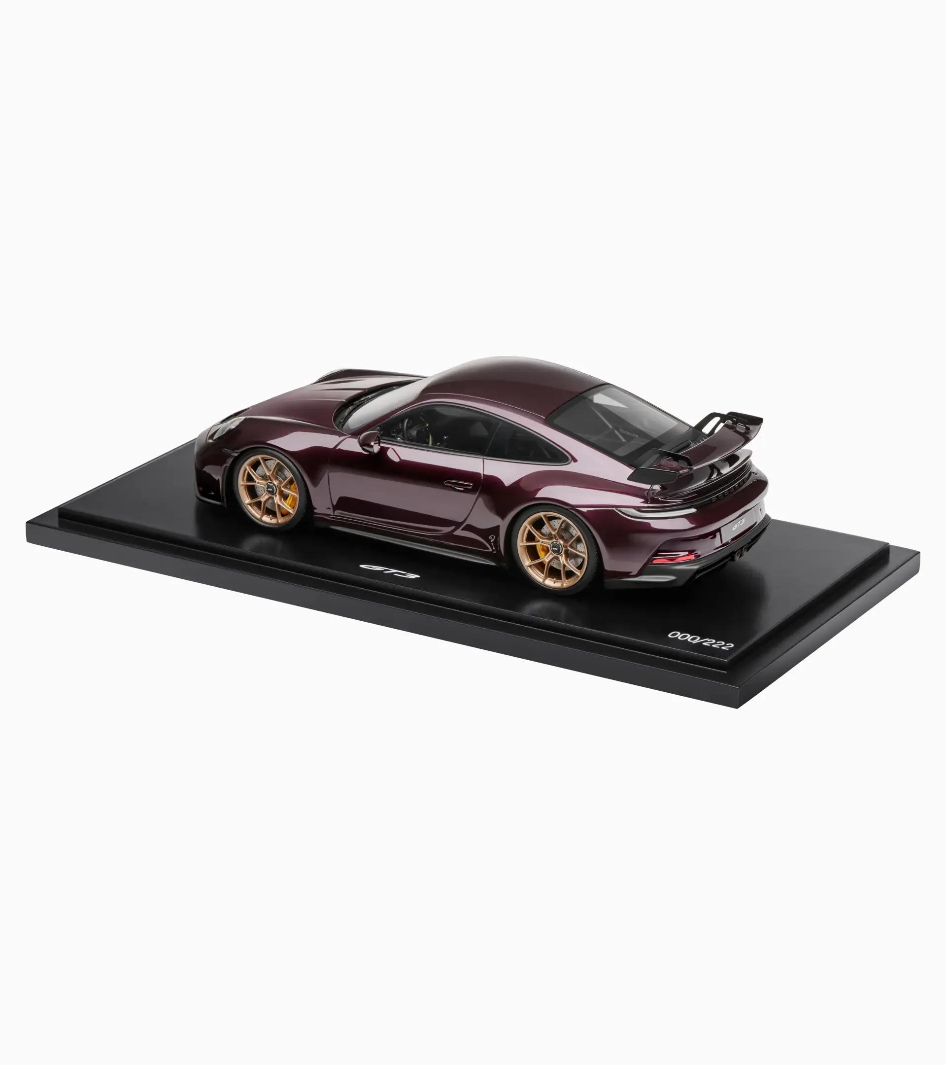 Porsche 911 GT3 (992) amethyst metallic – Limited edition thumbnail 2