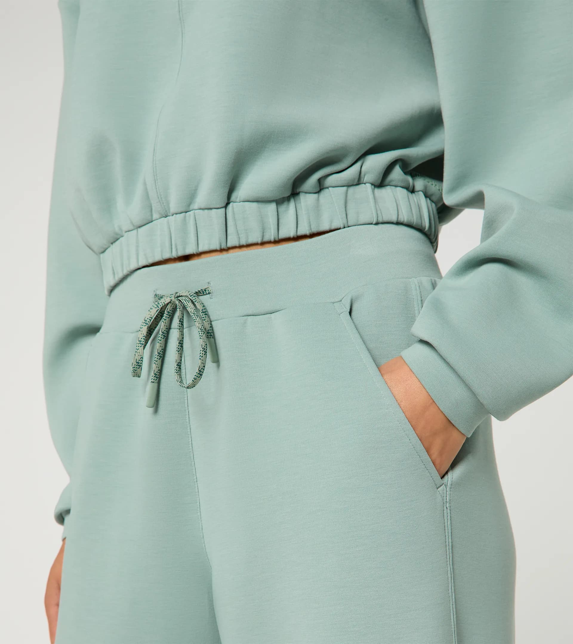 Tracksuit bottoms – Porsche Cayenne Electric Lifestyle 4