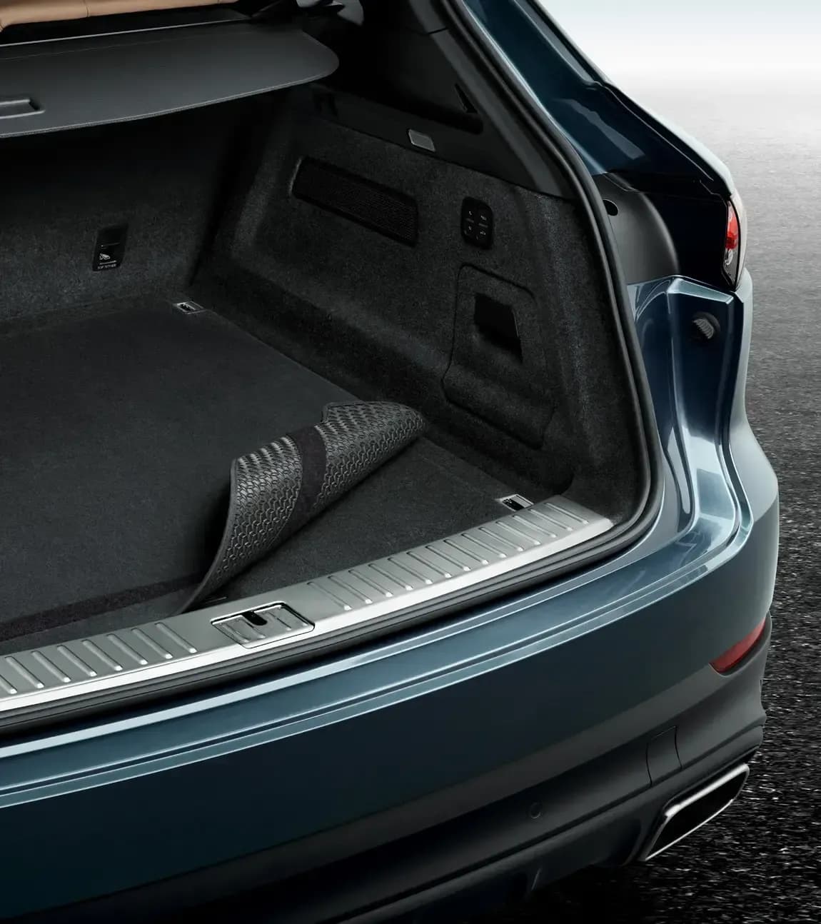 Porsche Reversible Luggage-Compartment Mat with Nubuk Surround for Macan (I, II & III) 1