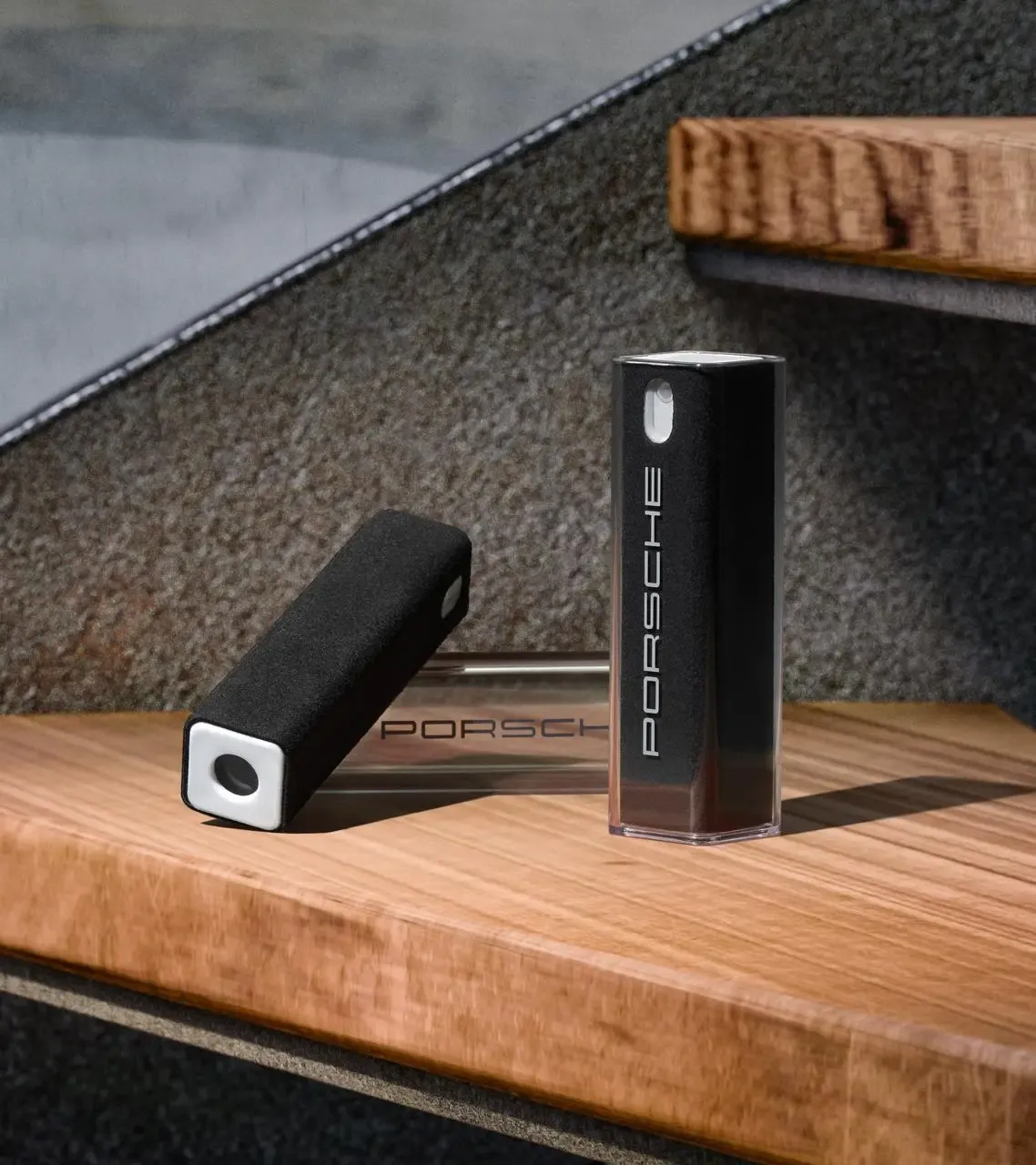 Porsche 2-in-1 Display Cleaner 2