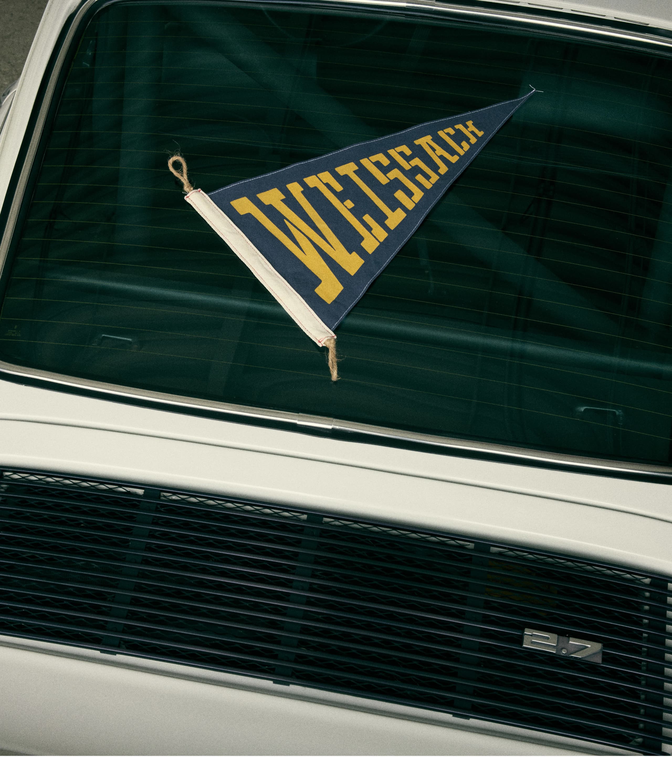 Porsche x Almond Surf Flag "Weissach" 3