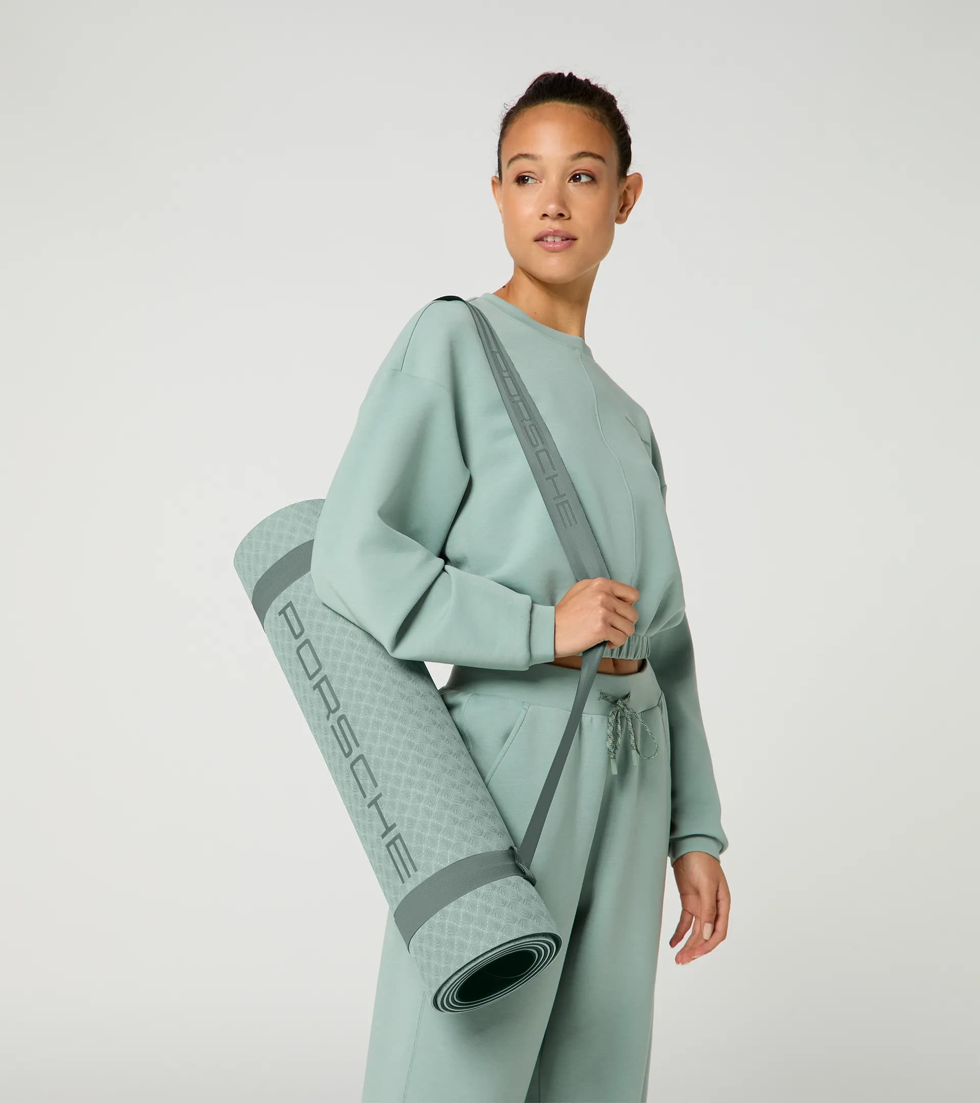 Tapis de yoga – Porsche Cayenne Electric Lifestyle 2