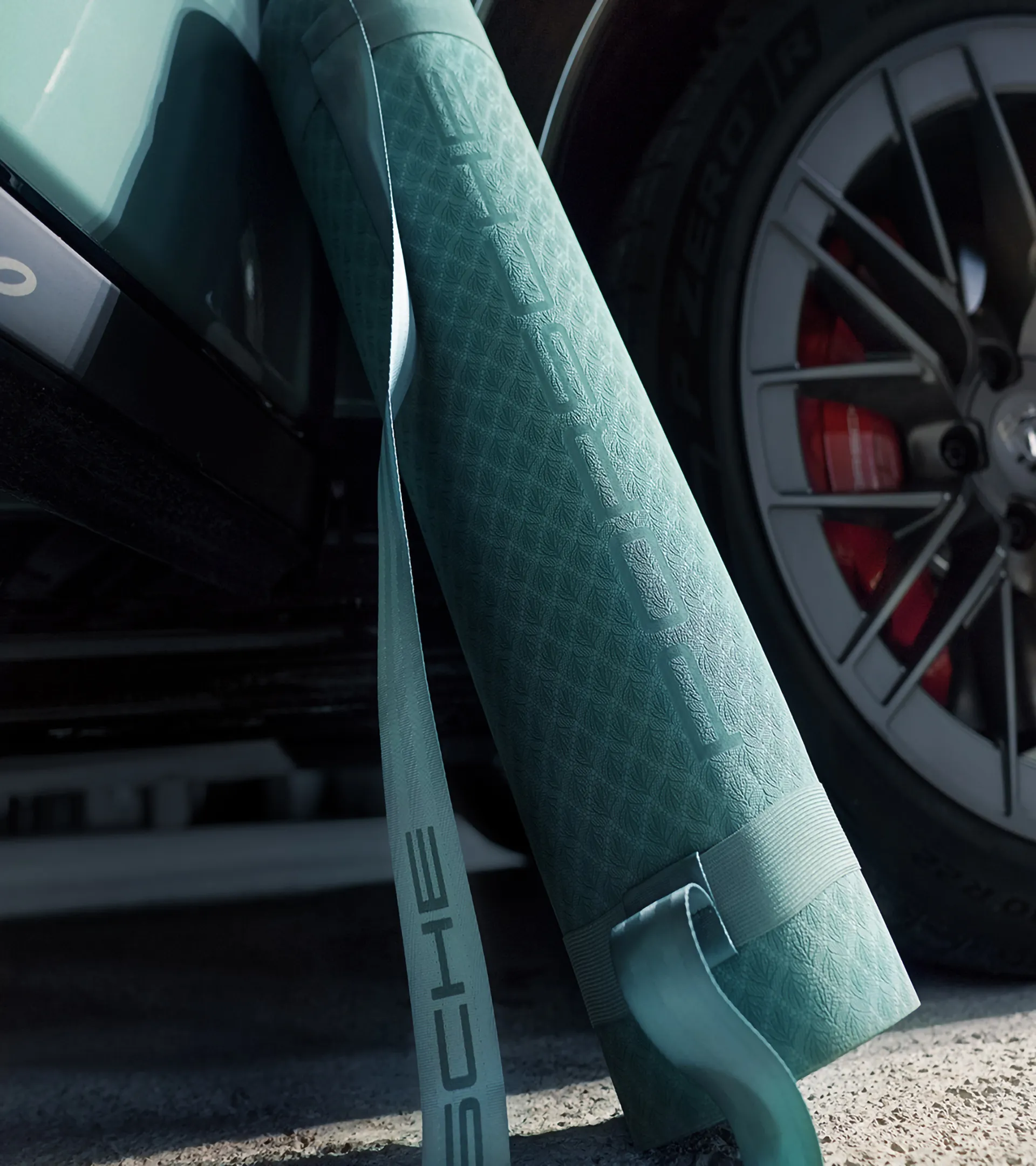 Tapis de yoga – Porsche Cayenne Electric Lifestyle 3