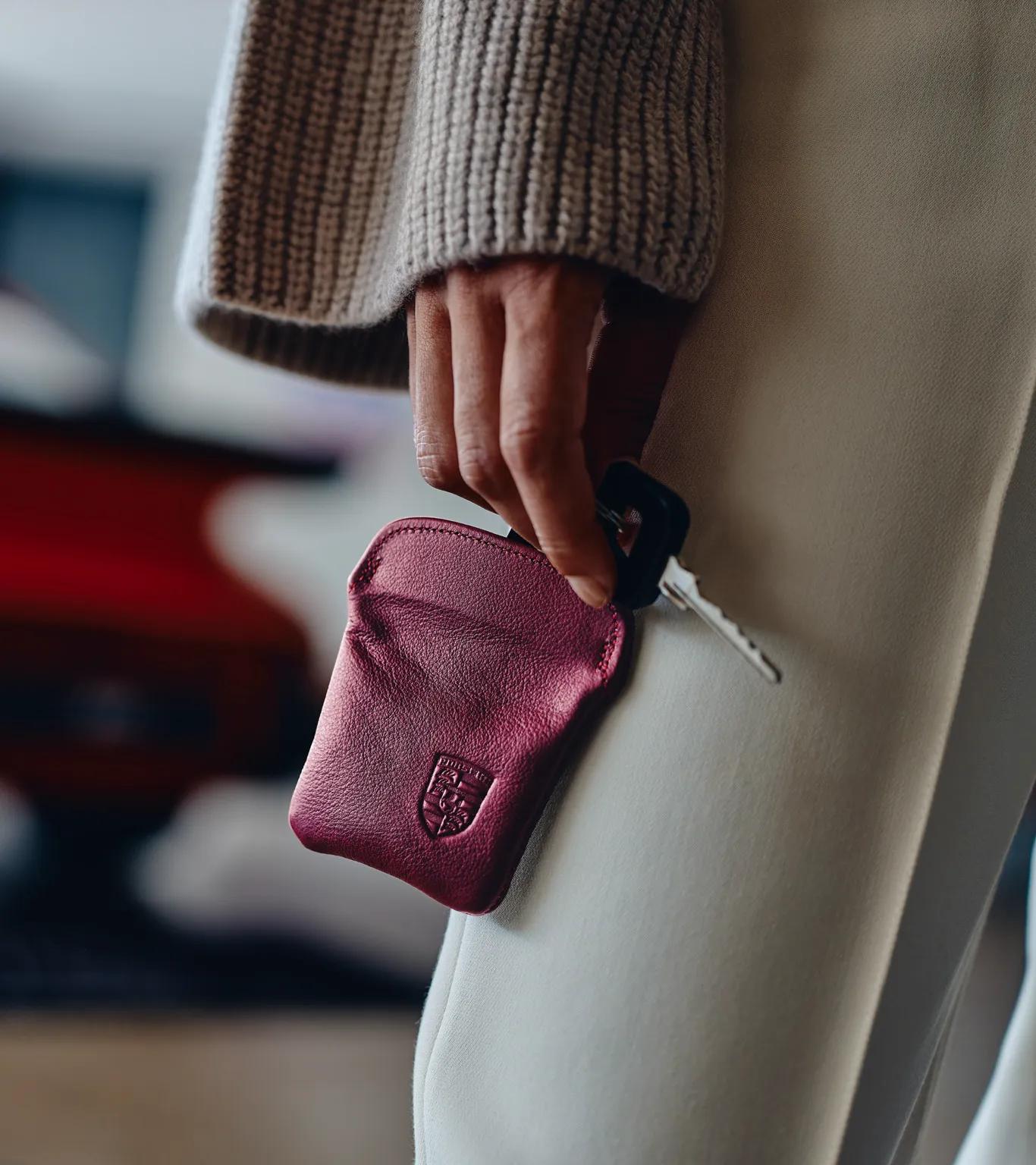 Leather key pouch in Burgundy thumbnail 2