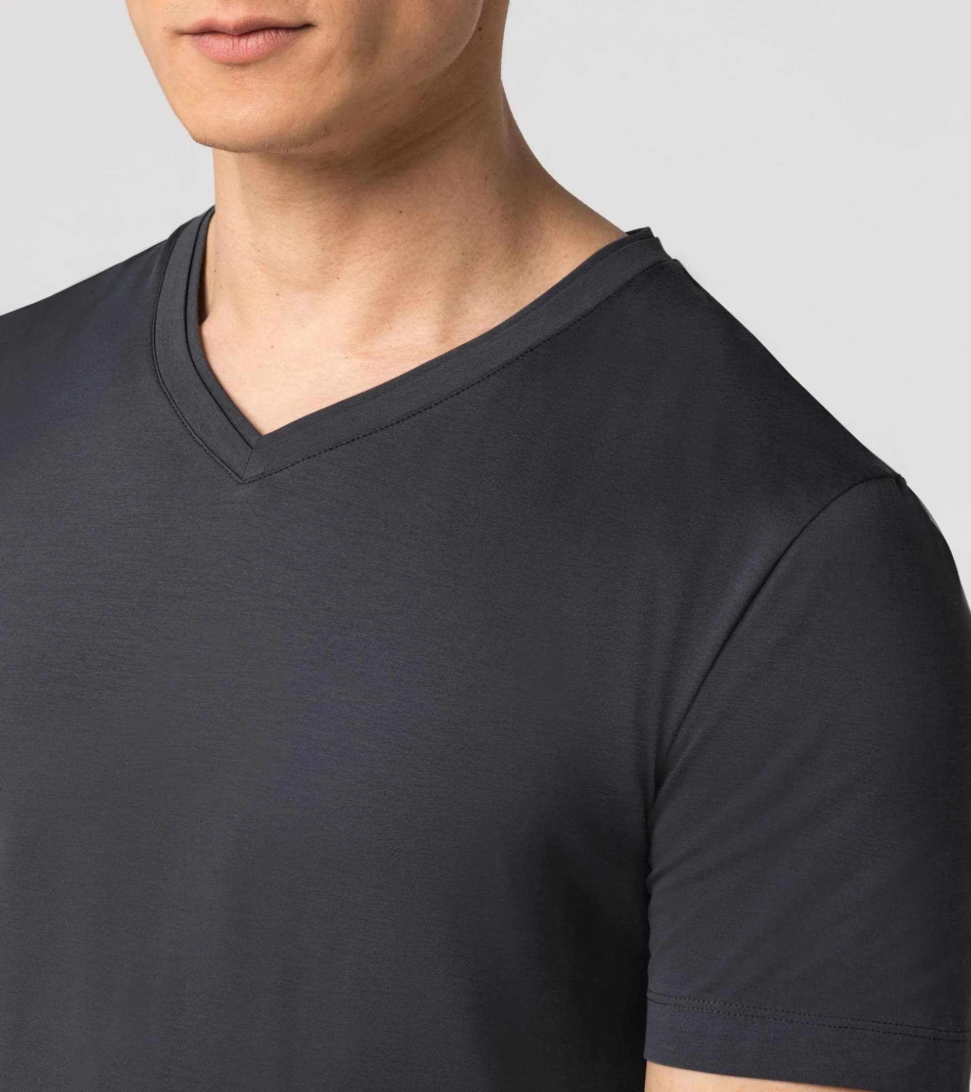 V-Neck Tee 3