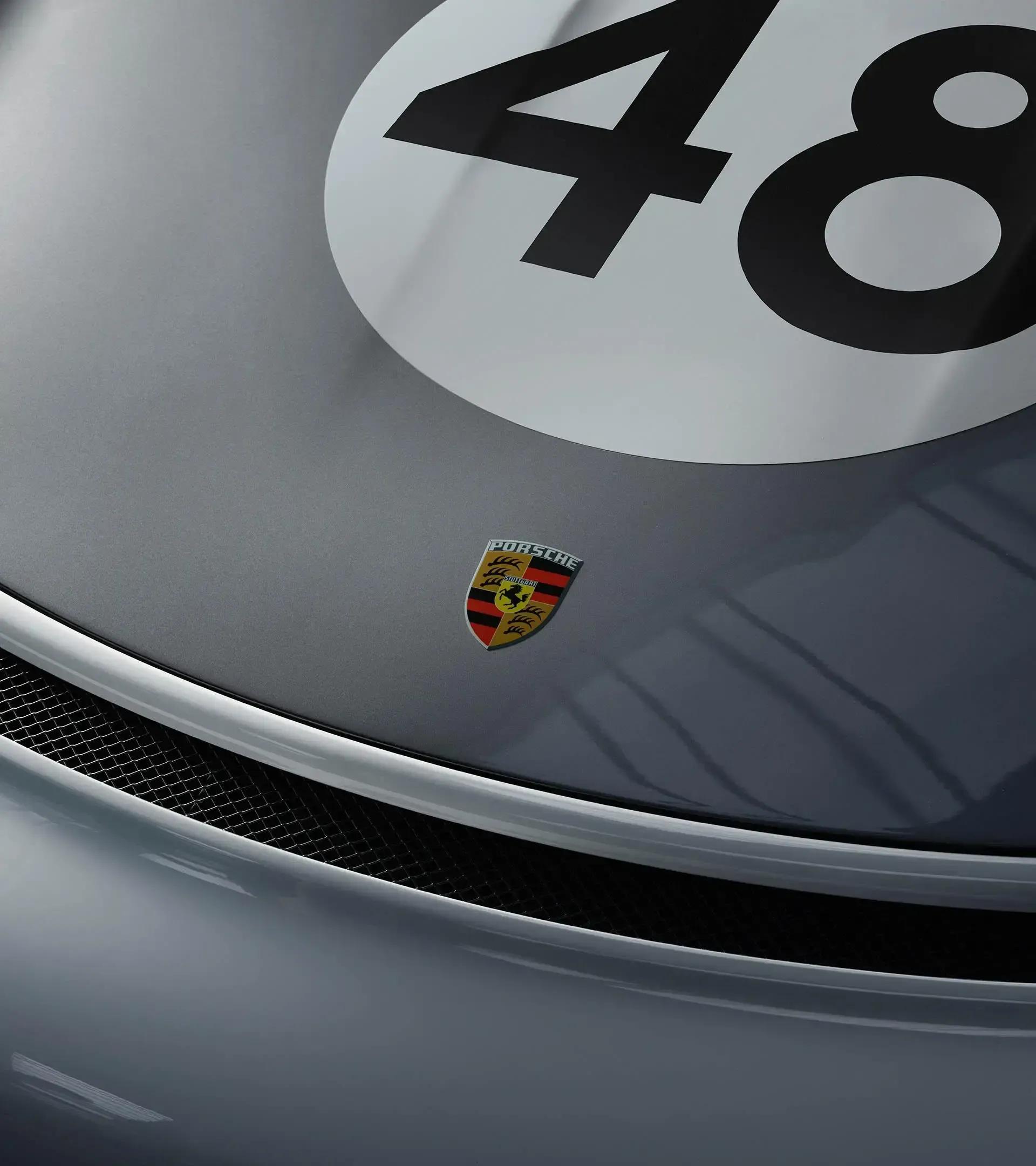 Sticker for crest on bonnet RS thumbnail 2