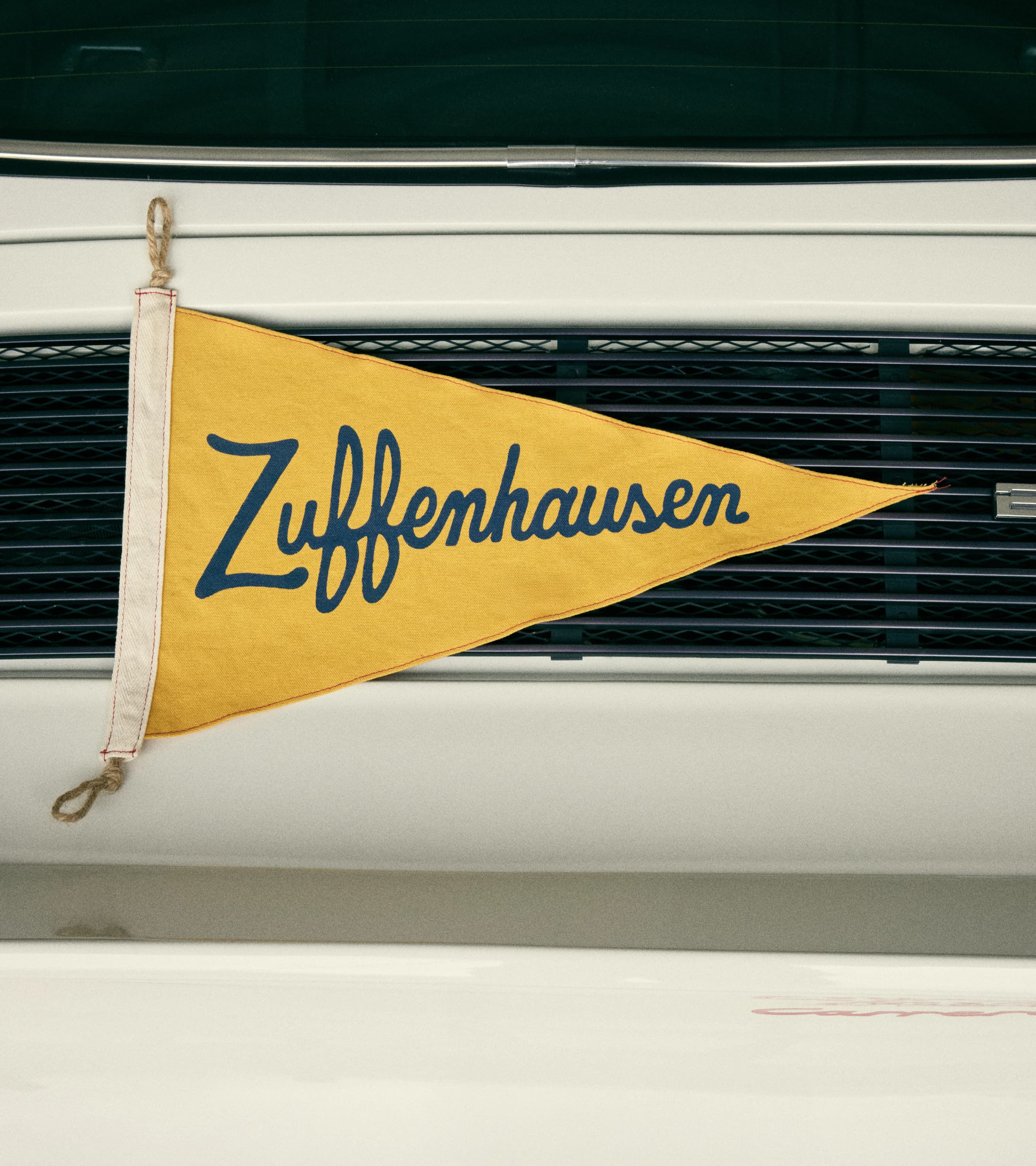  Porsche x Almond Surf Flag "Zuffenhausen" 3