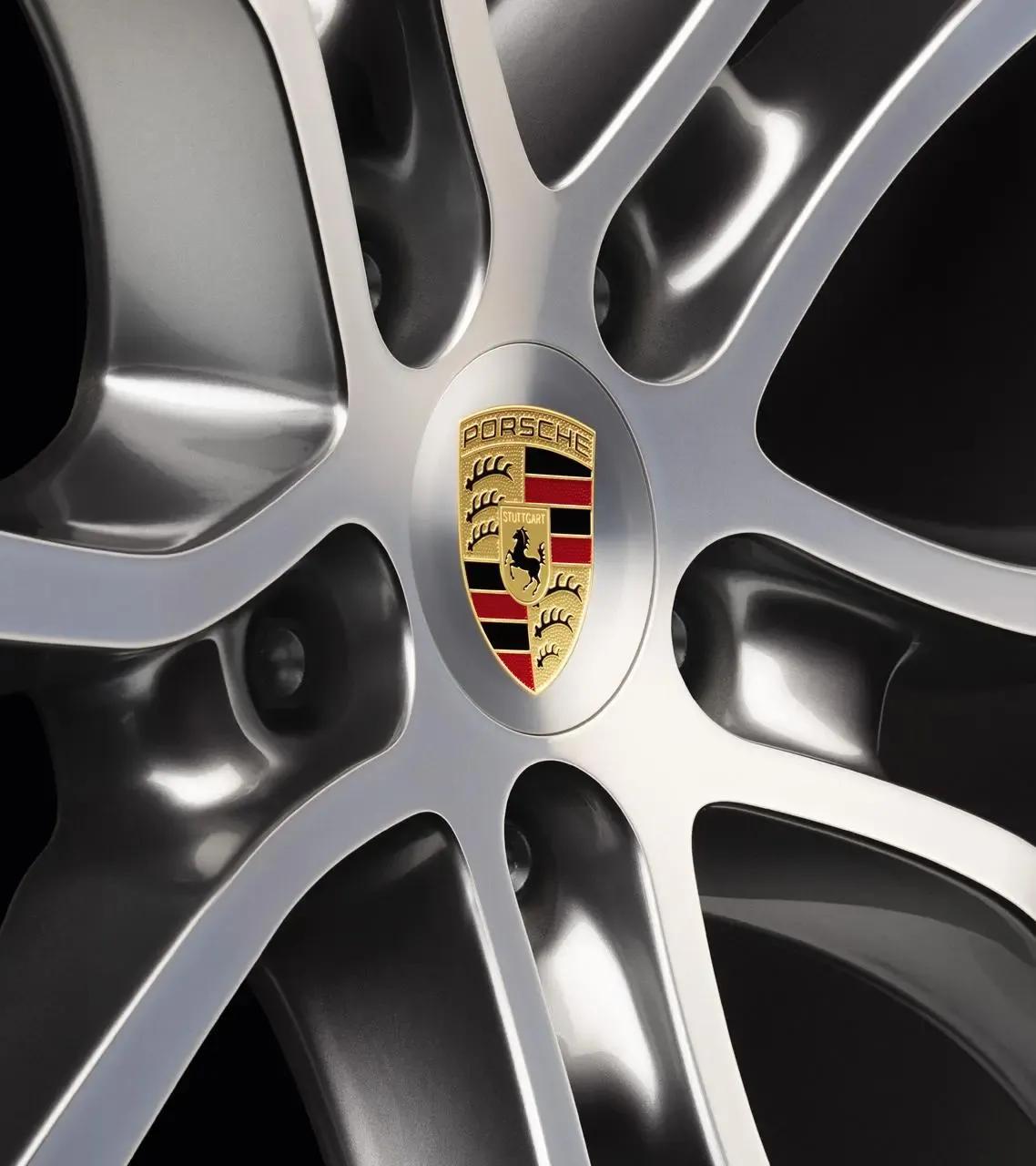 Enjoliveurs de roue Porsche avec écusson Porsche coloré 3
