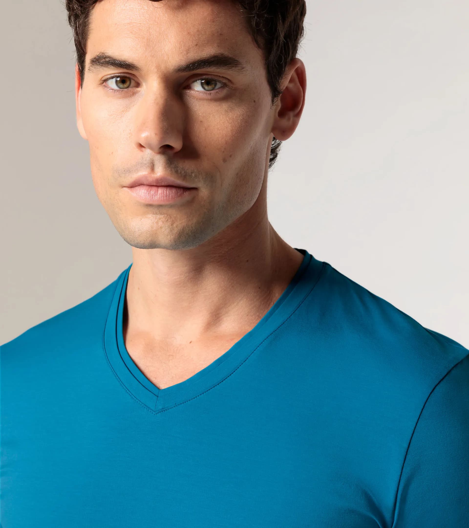 V-neck T-shirt 3