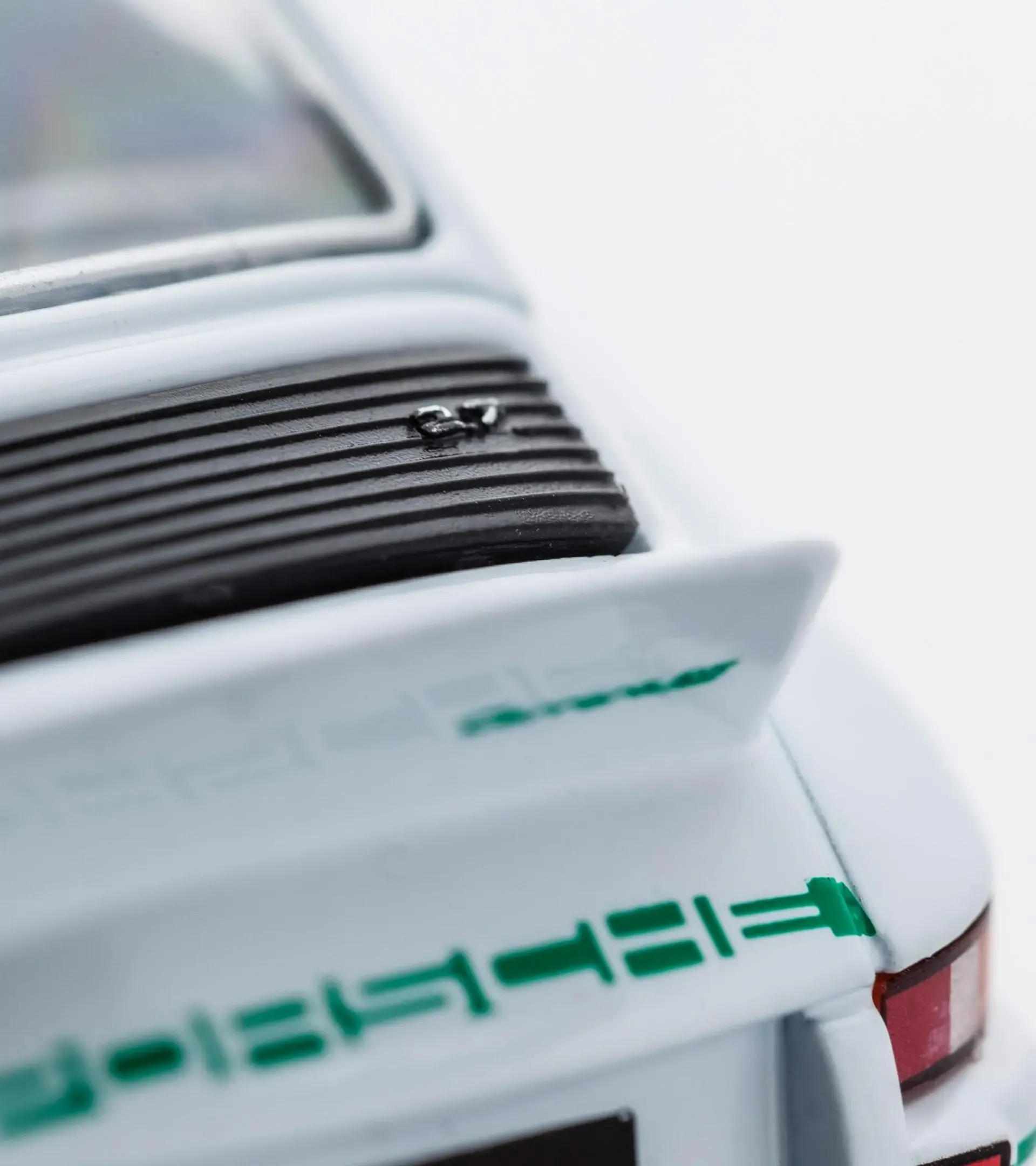 Porsche 911 Carrera RS 2.7 3