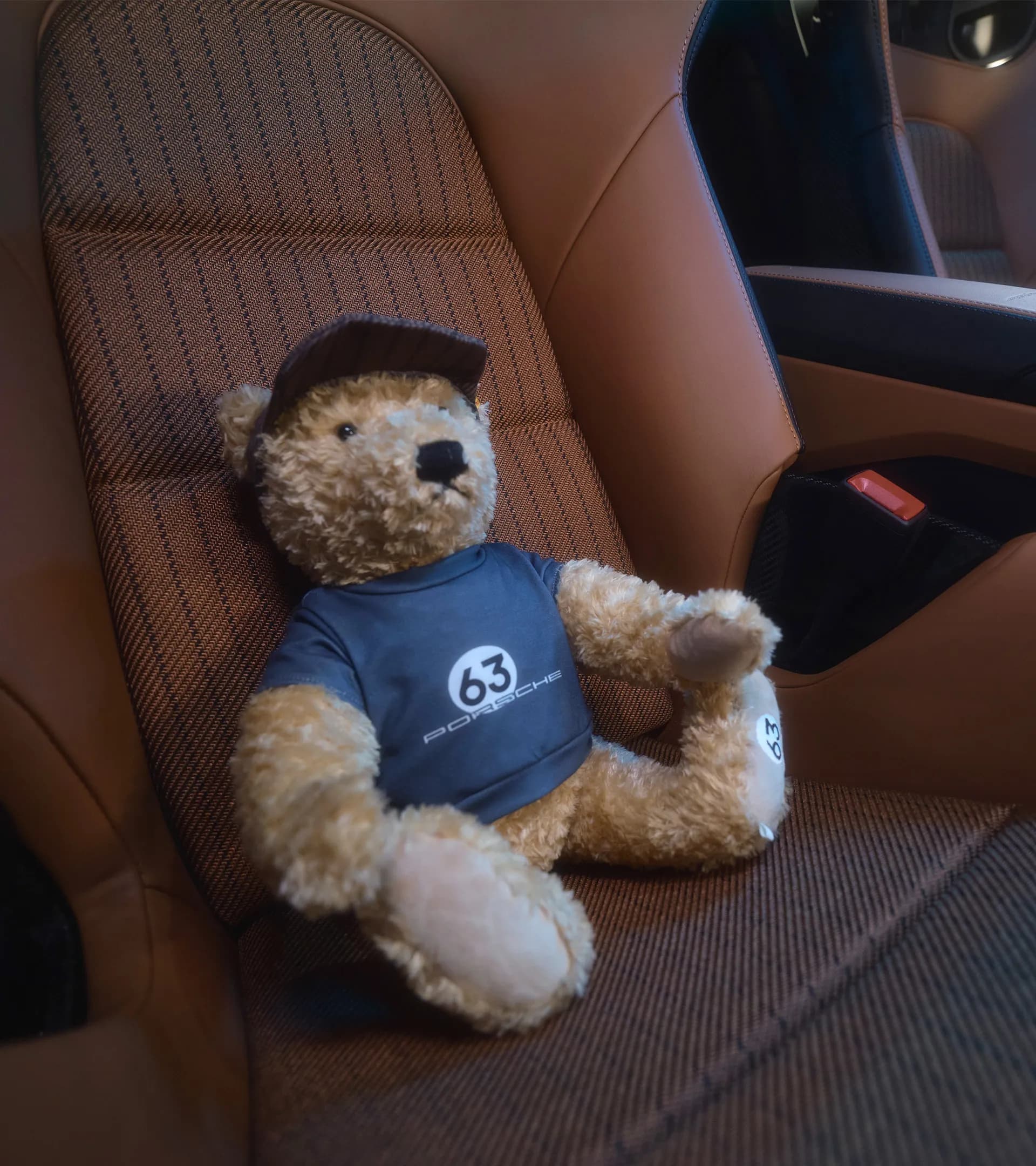Steiff x Porsche Teddy Bear - 60Y Porsche 911 - Limited Edition 3