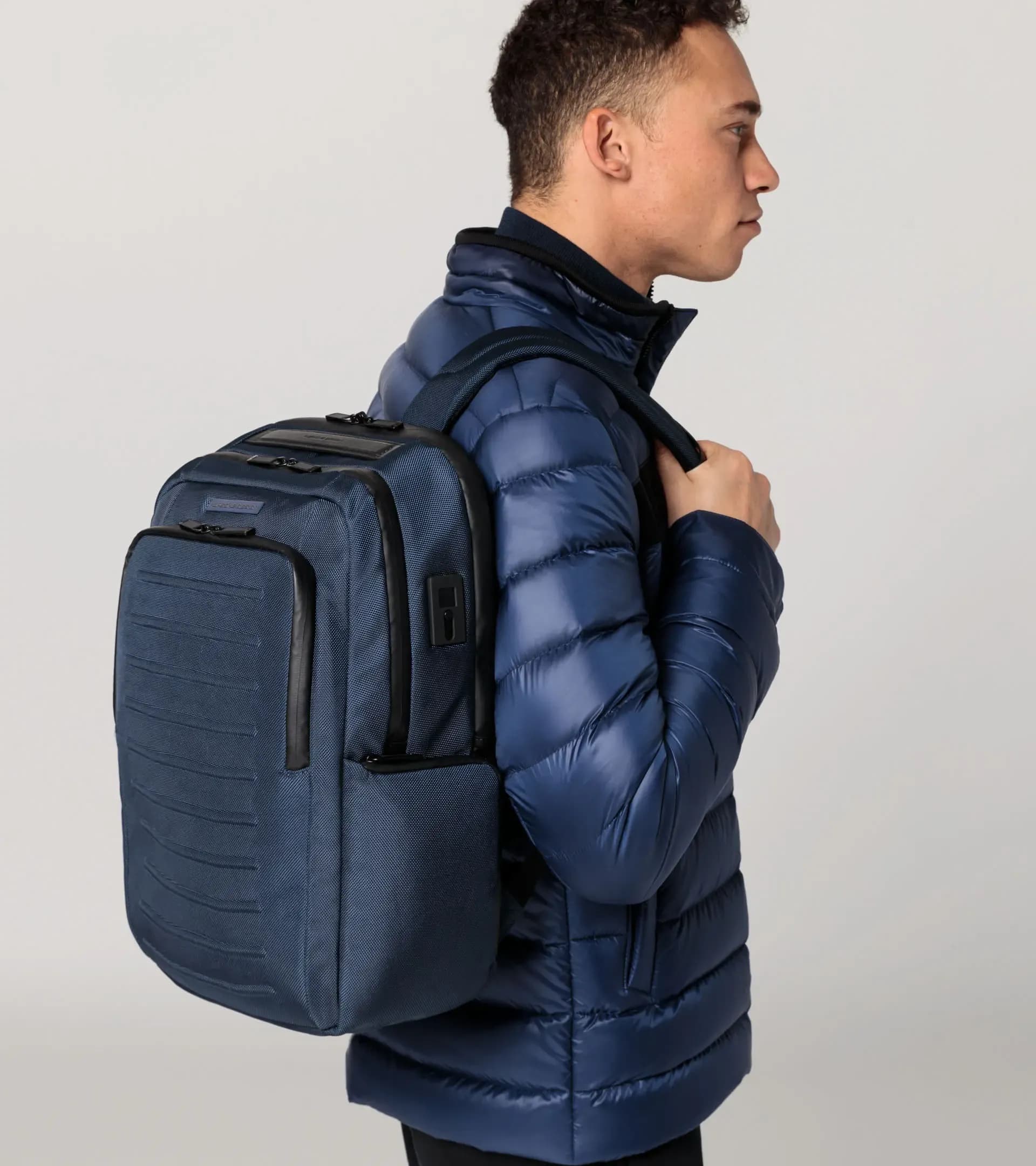 Roadster Pro Backpack L 8