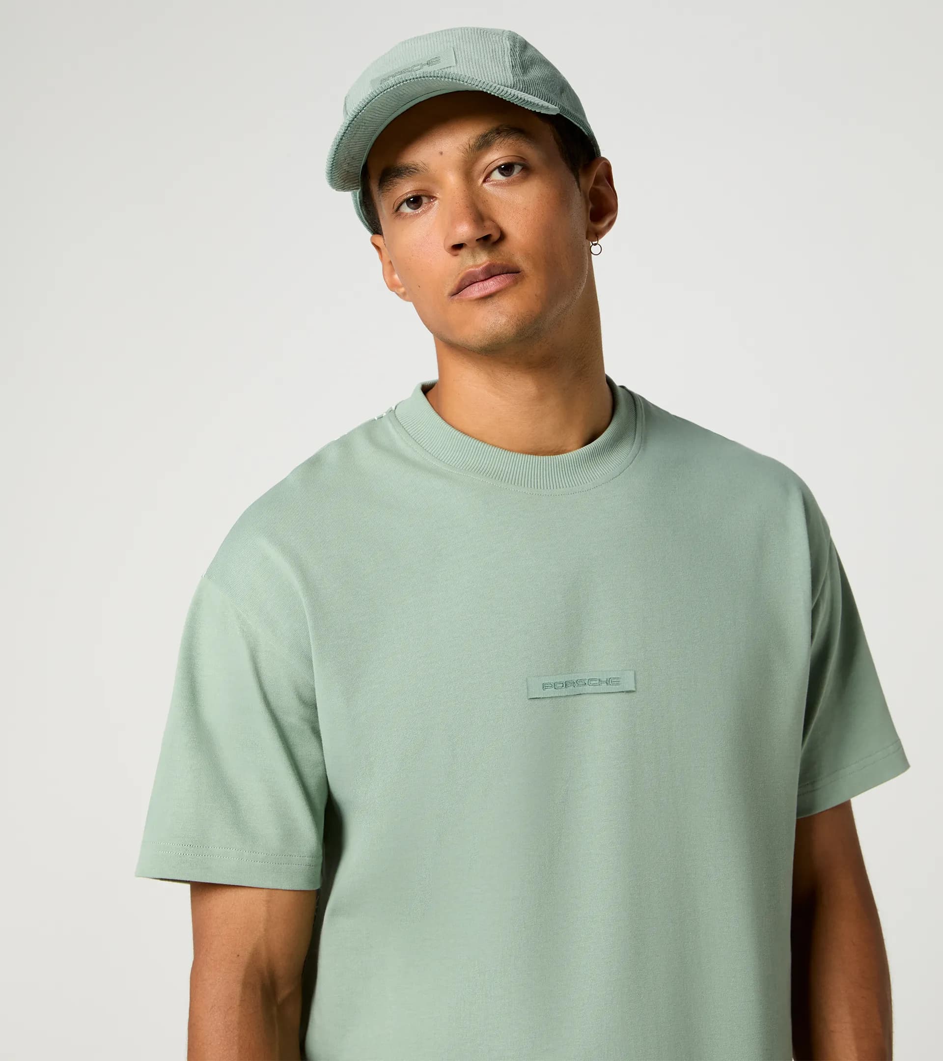 T-shirt unisexe Urban – Porsche Cayenne Electric Lifestyle 3