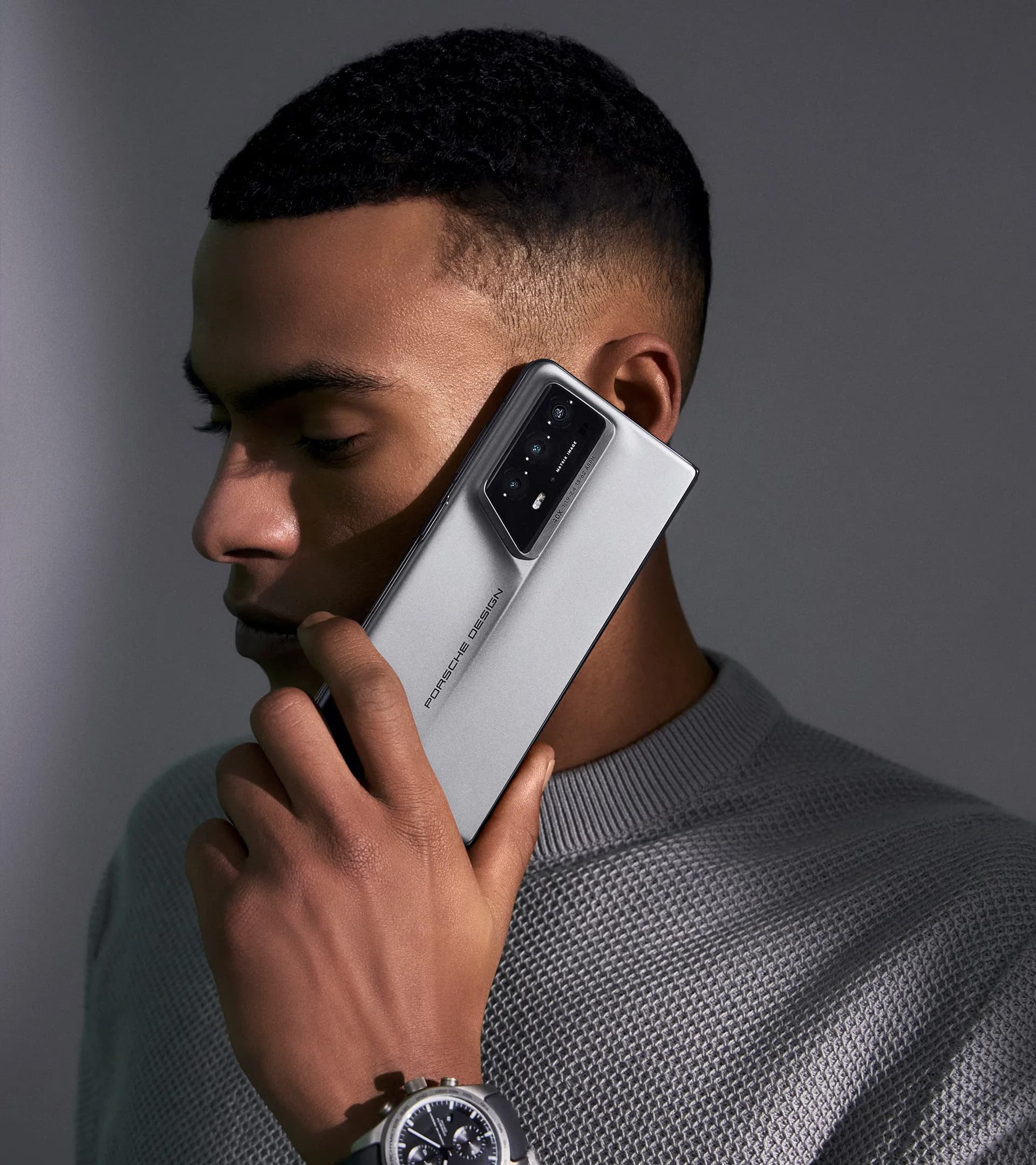PORSCHE DESIGN HONOR Magic V2 RSR Smartphone 6