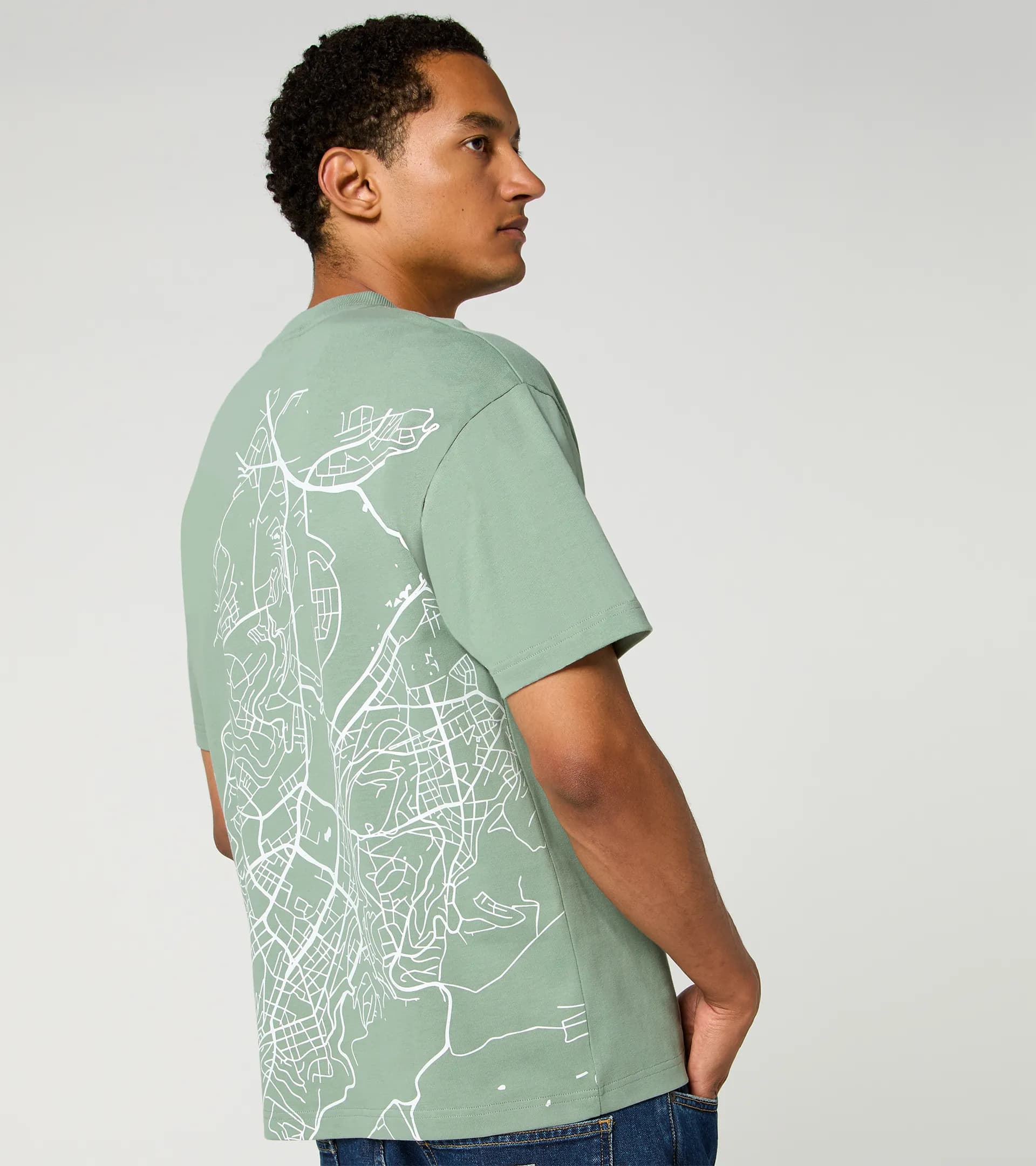 T-shirt unisexe Urban – Porsche Cayenne Electric Lifestyle 4