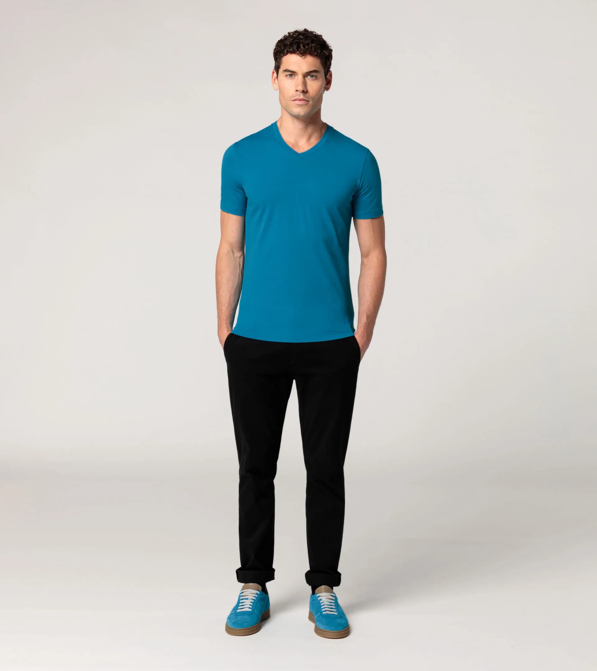 V-neck T-shirt 7