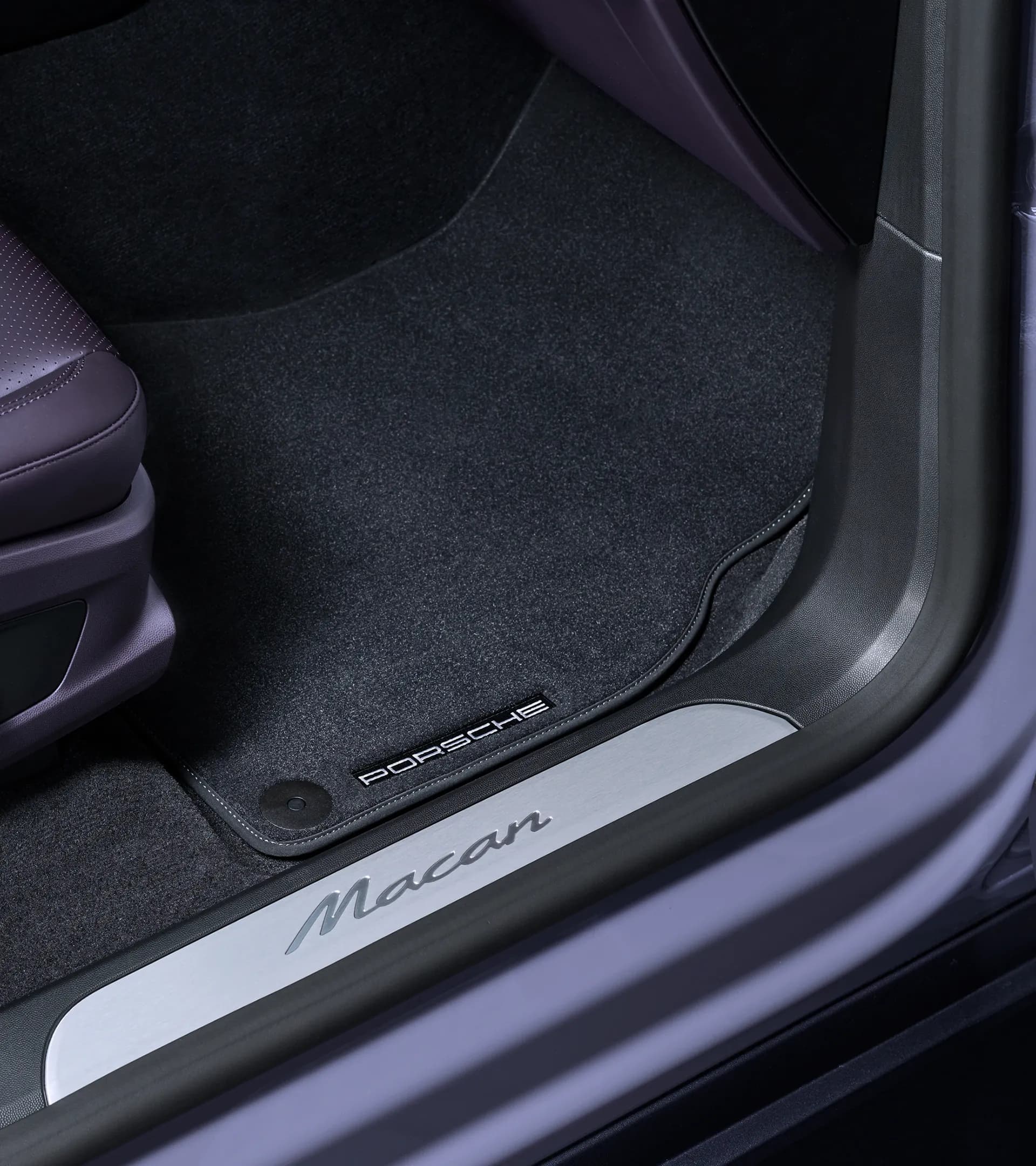 Floor mats with Nubuk surround - Macan Electric 3