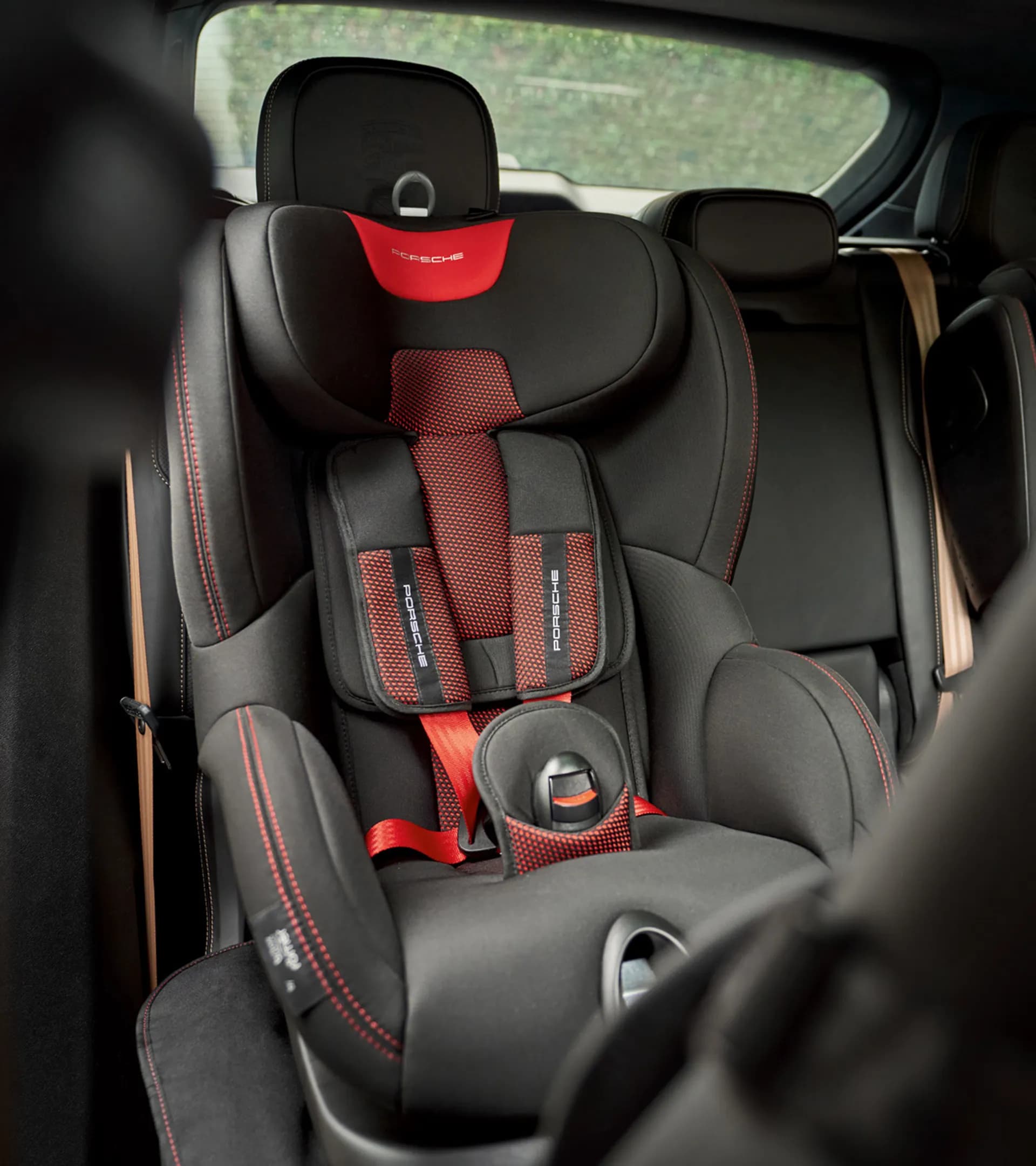 Porsche Kid Seat i-Size 2