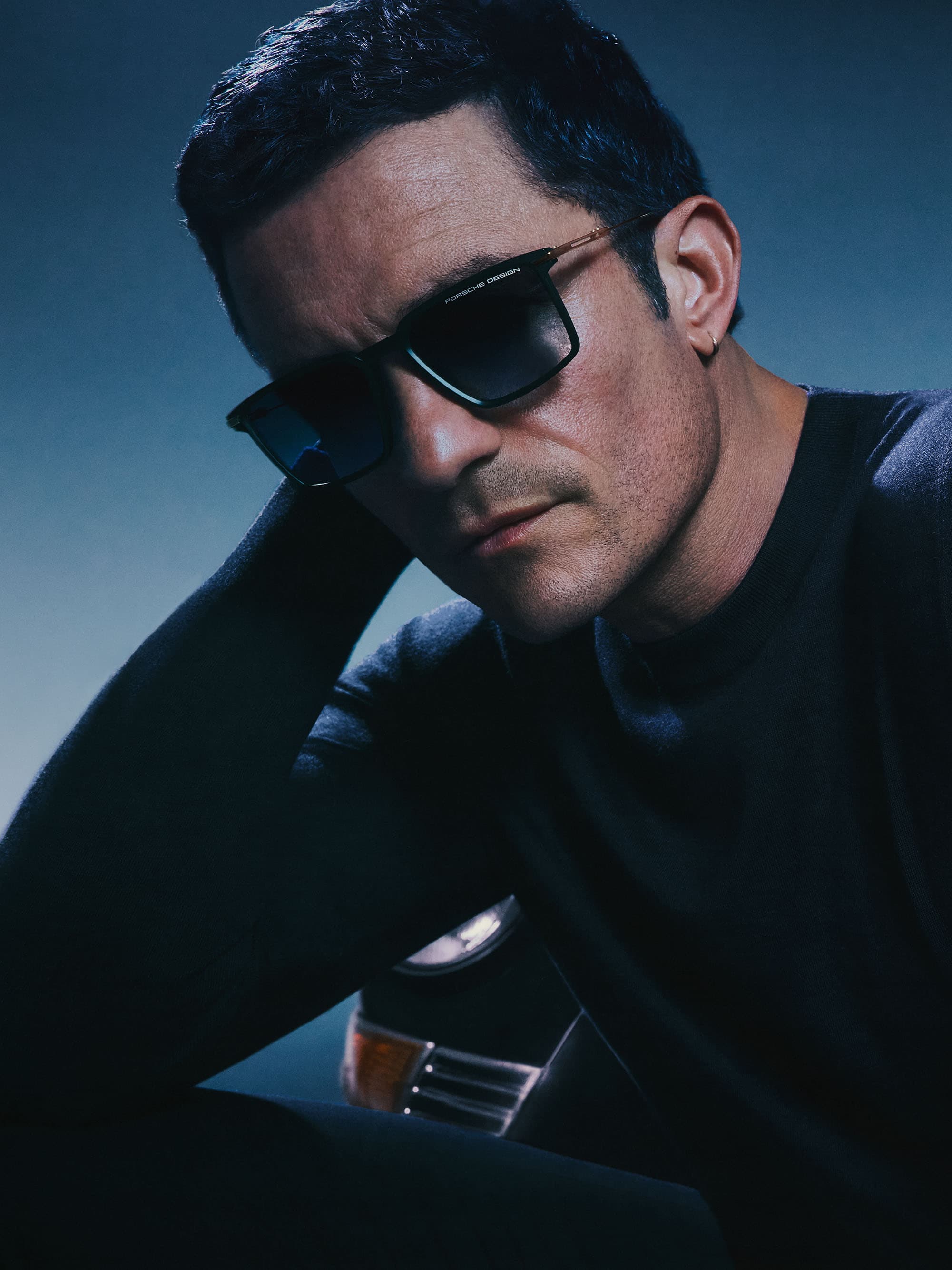 Orlando Bloom in the focus and wearing new Porsche Design eyewear