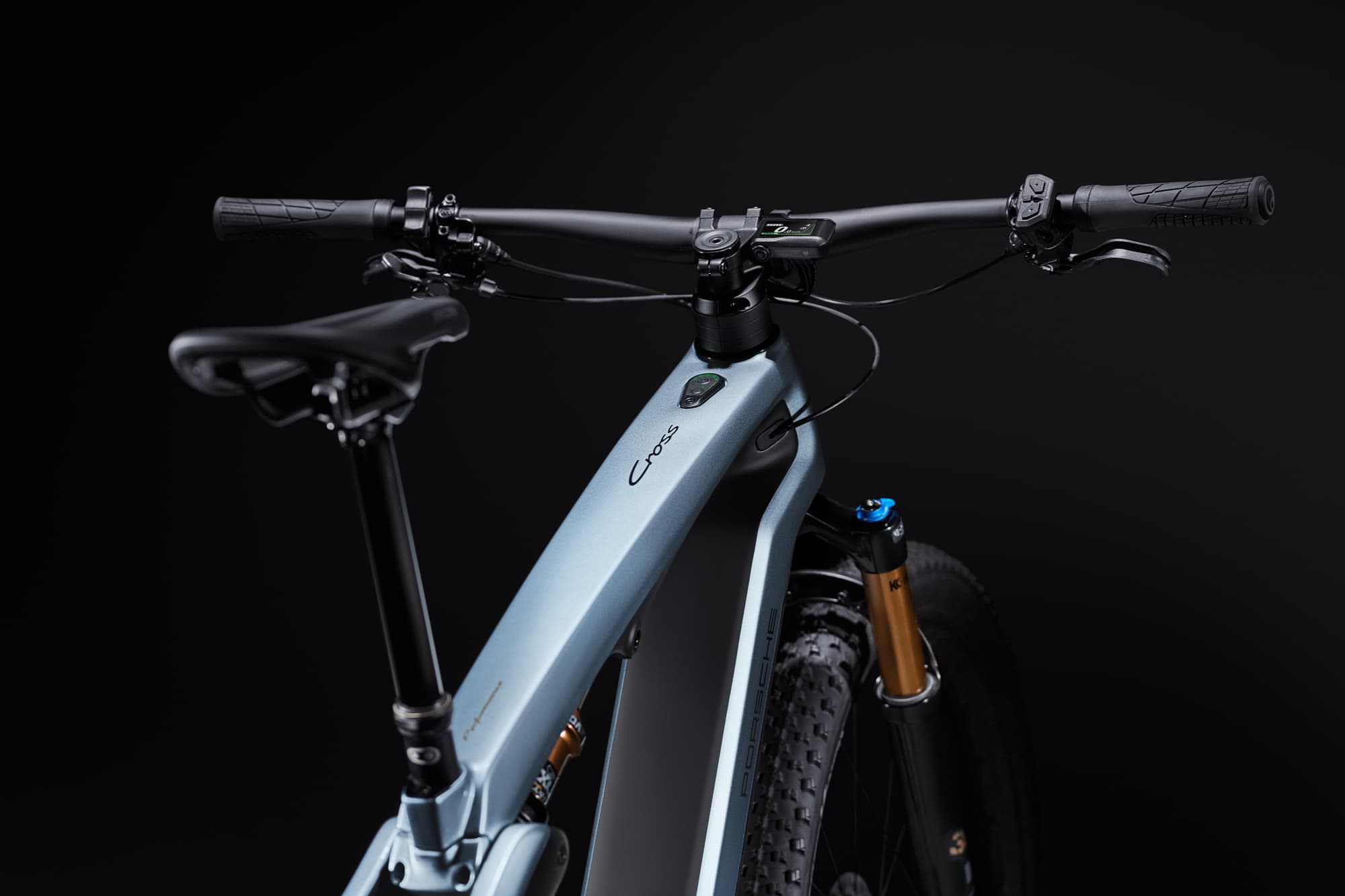 Niebieski rower elektryczny Porsche eBike Cross Performance